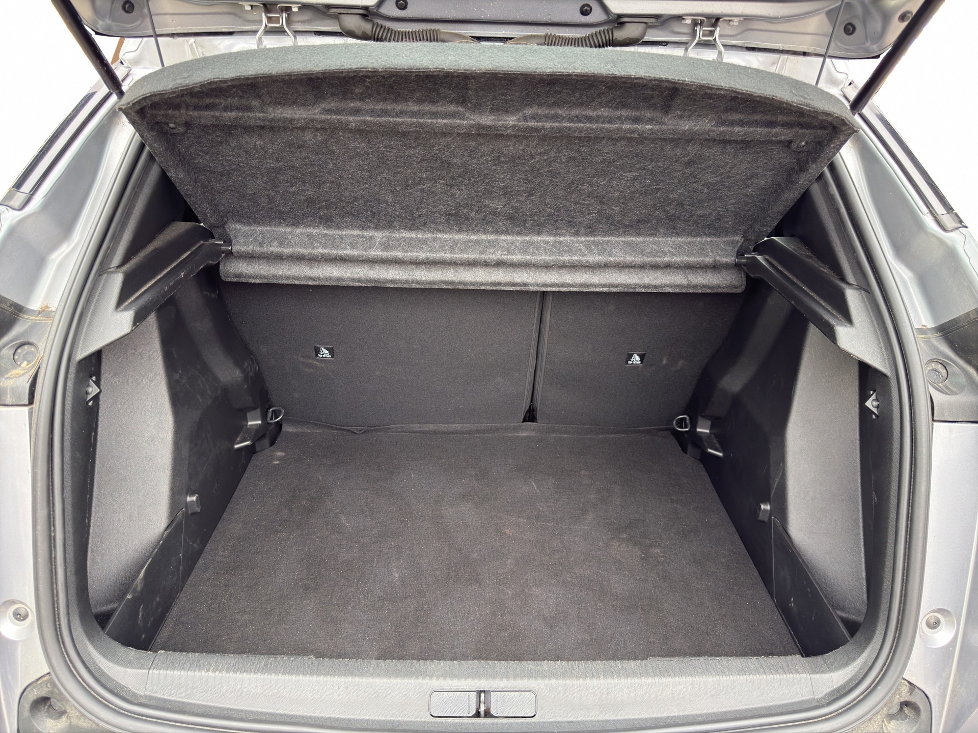 PEUGEOT 2008 1.2 Hybrid 145 Style - 26