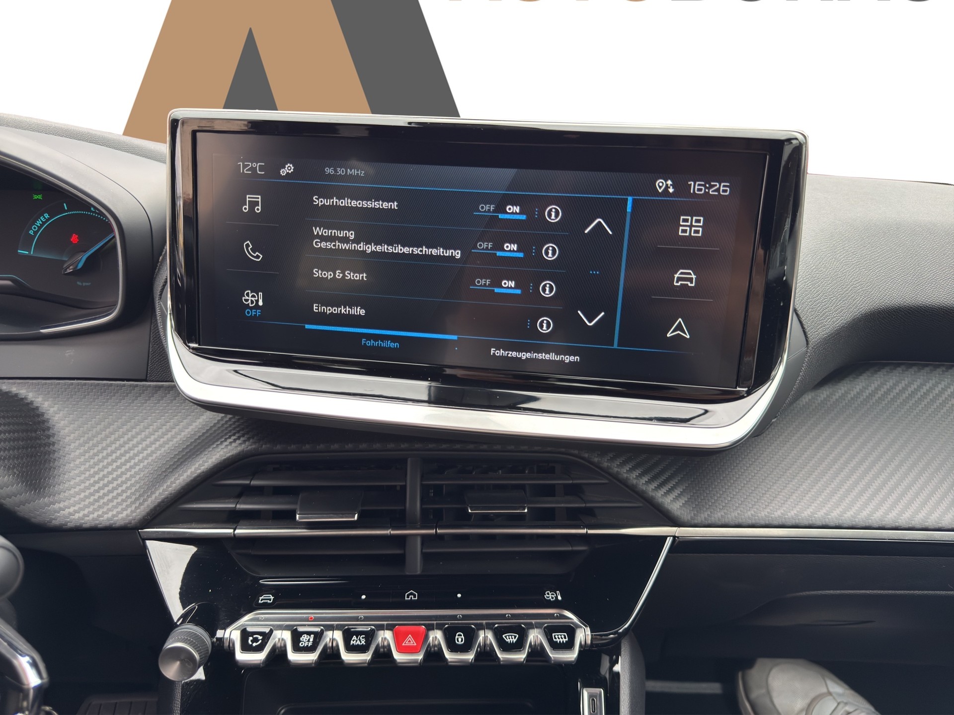 PEUGEOT 2008 1.2 Hybrid 145 Style - 22