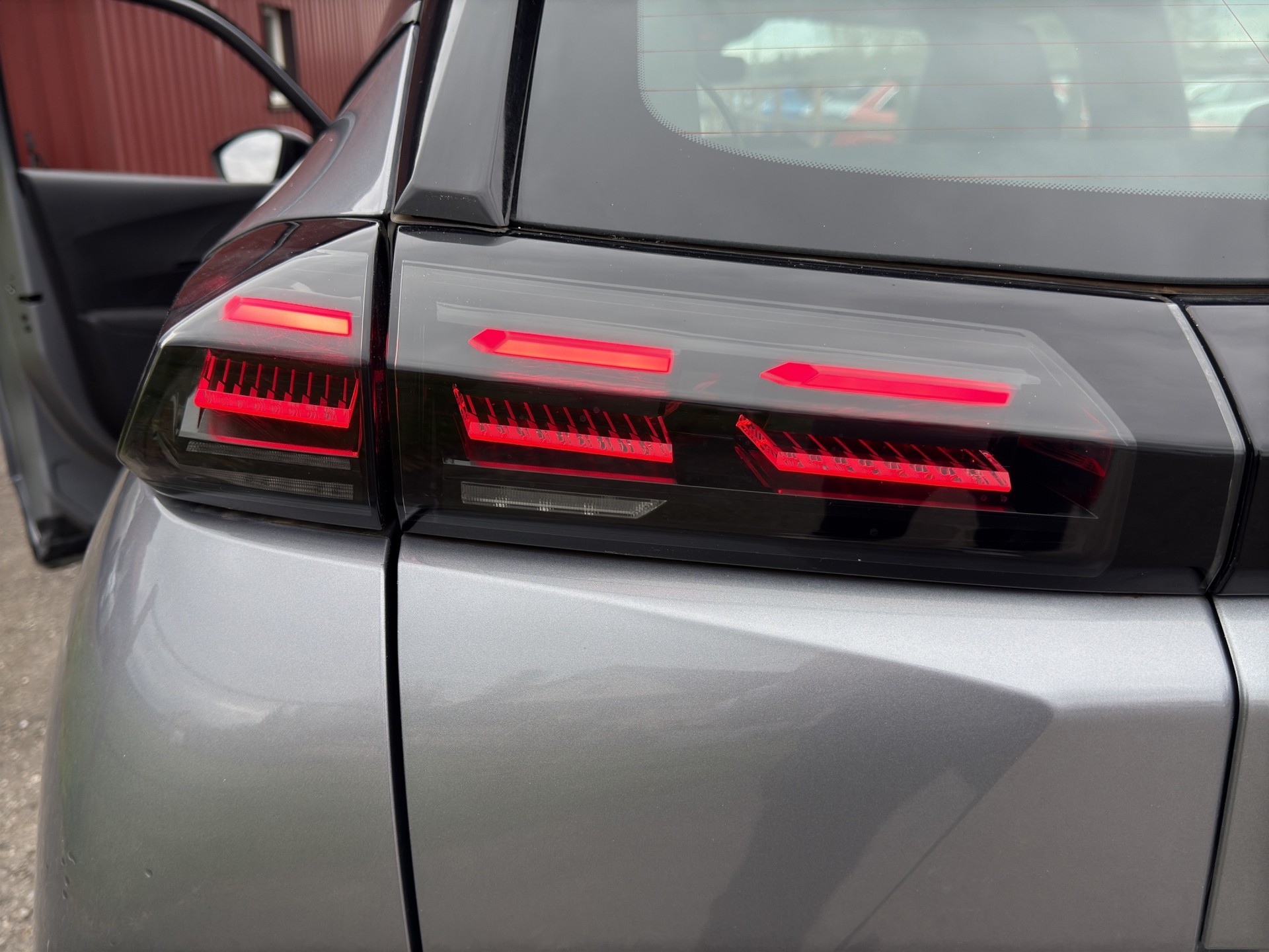 PEUGEOT 2008 1.2 Hybrid 145 Style - 41