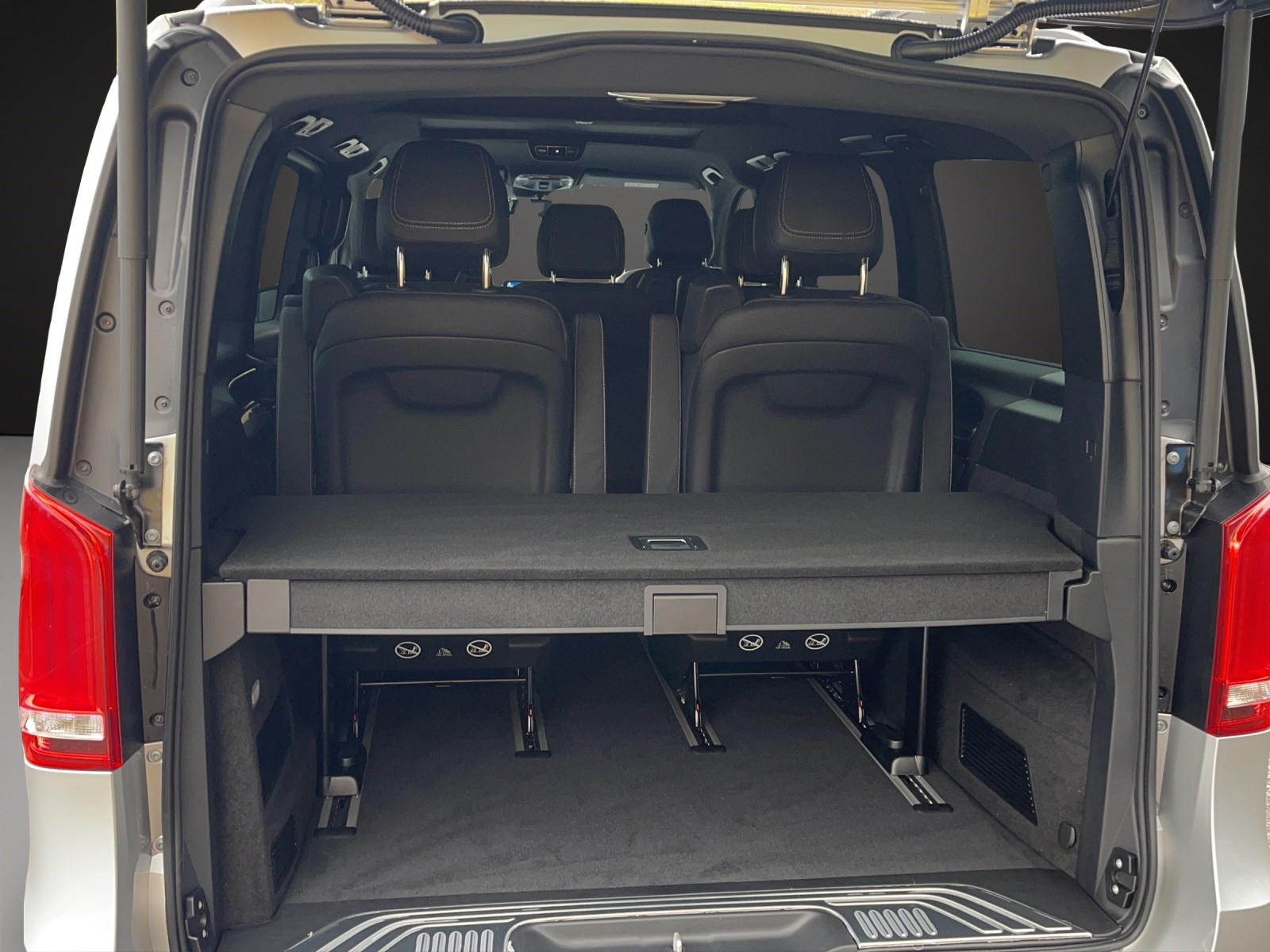 MERCEDES-BENZ EQV 300 lang - 13