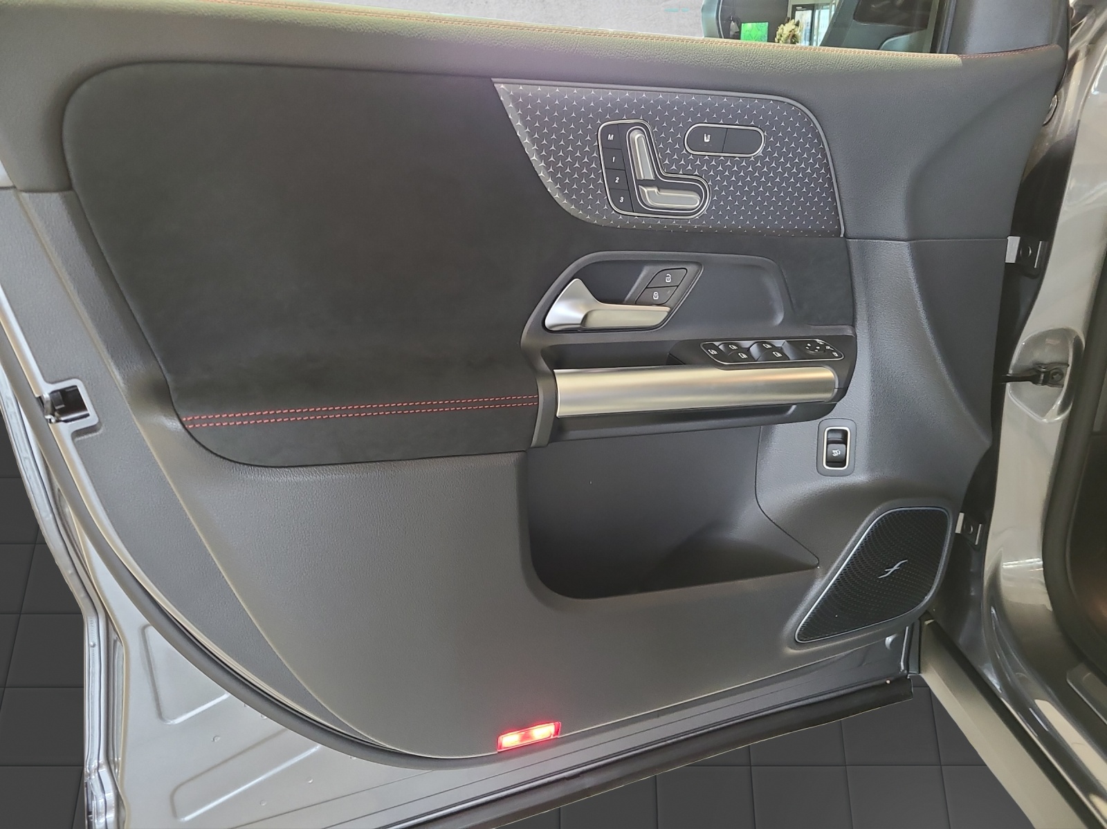 MERCEDES-BENZ EQA 350 66,5 kWh 4Matic Excellence - 9