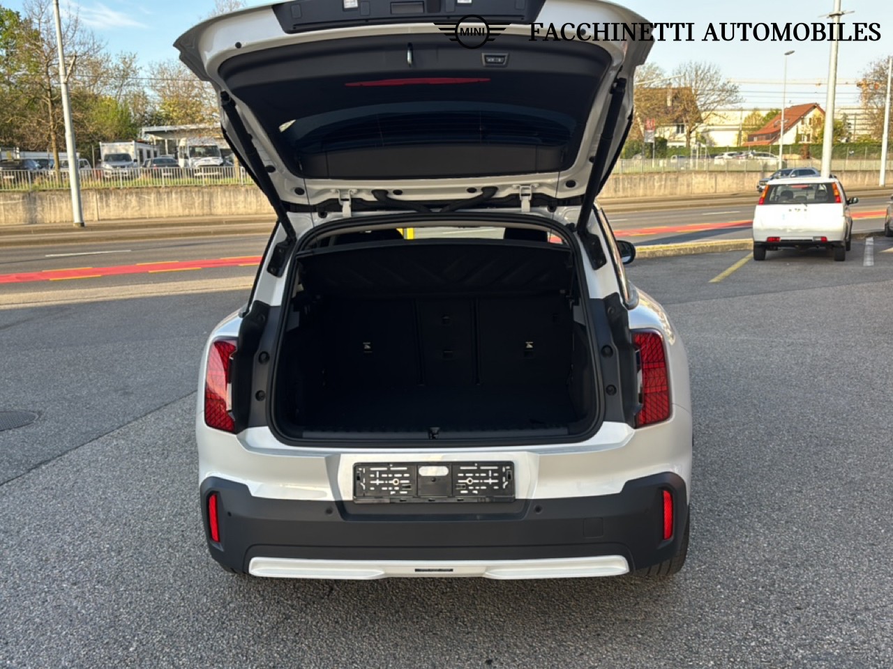 MINI MINI COUNTRYMAN E - 2