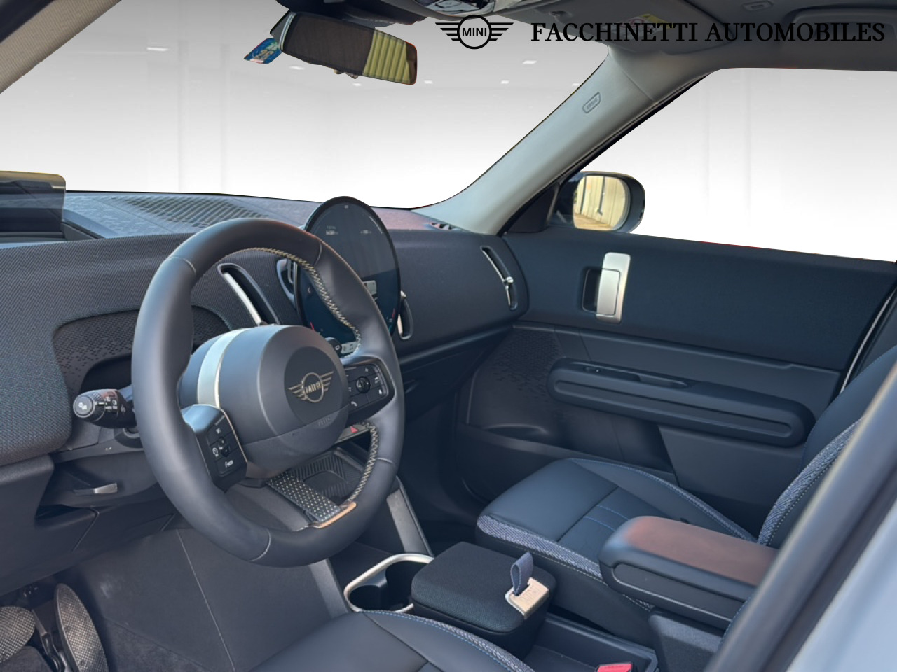MINI MINI COUNTRYMAN E - 15
