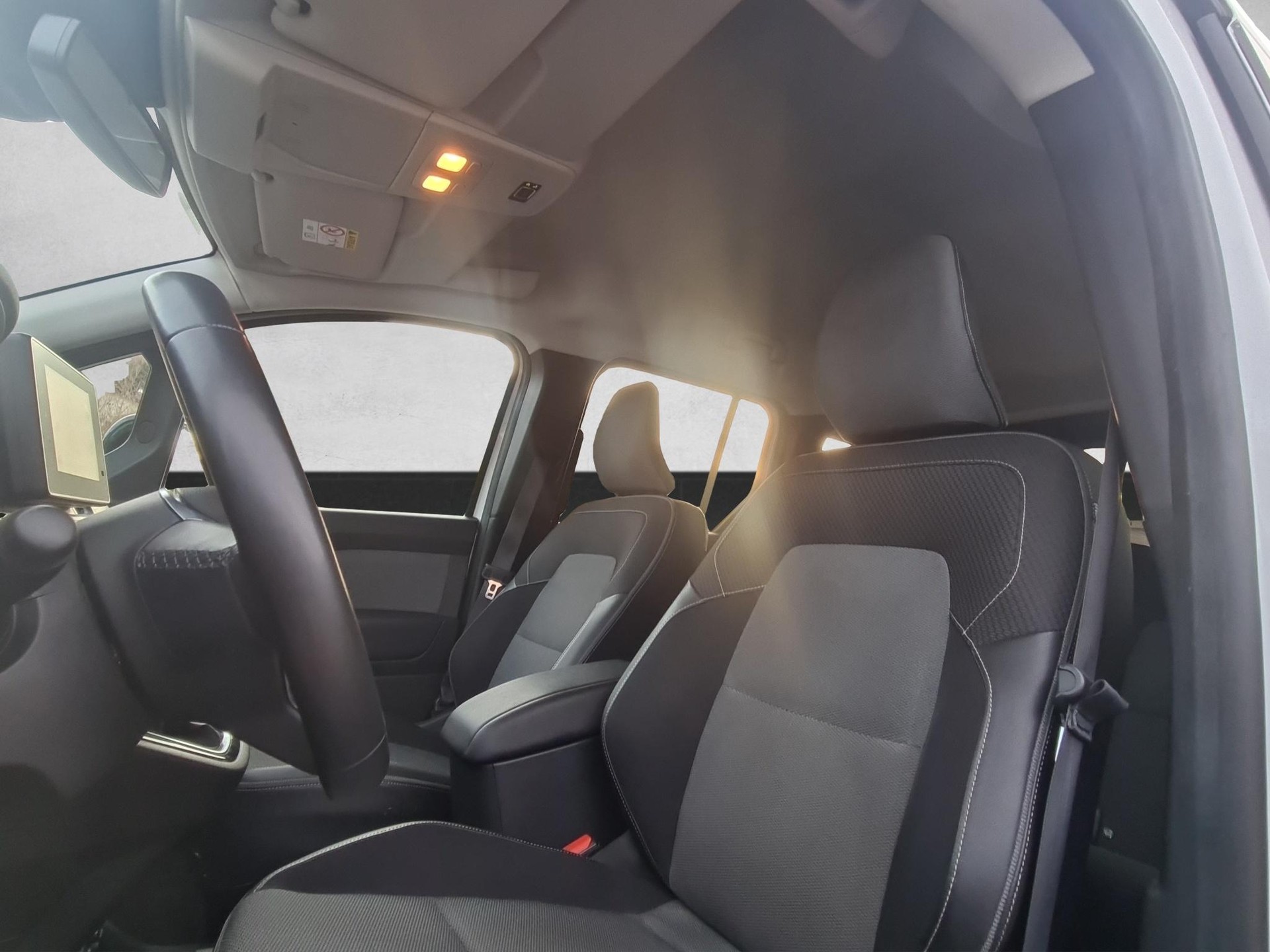 RENAULT Kangoo Kombi 1.3 TCe 130 Intens - 14