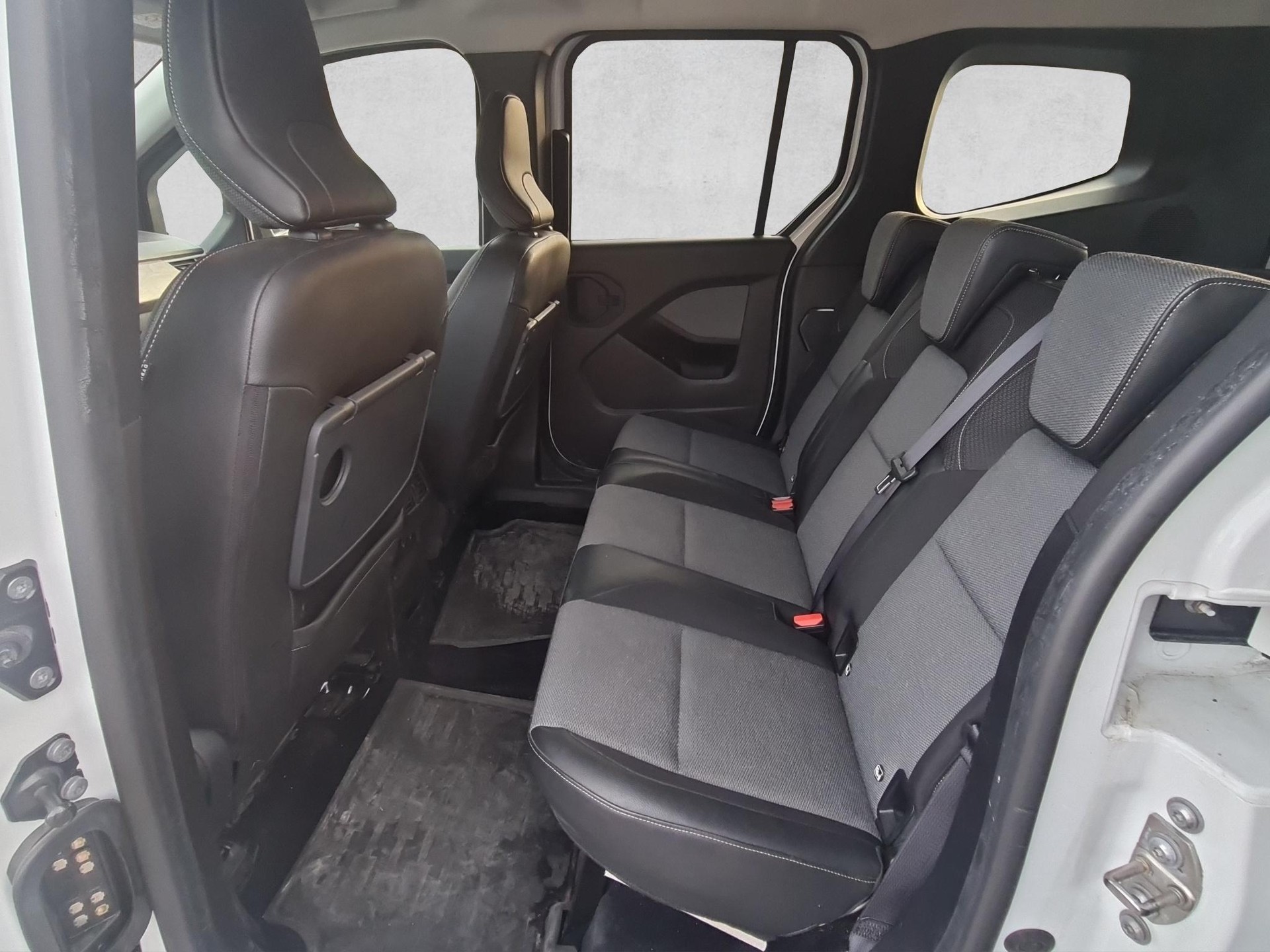 RENAULT Kangoo Kombi 1.3 TCe 130 Intens - 15