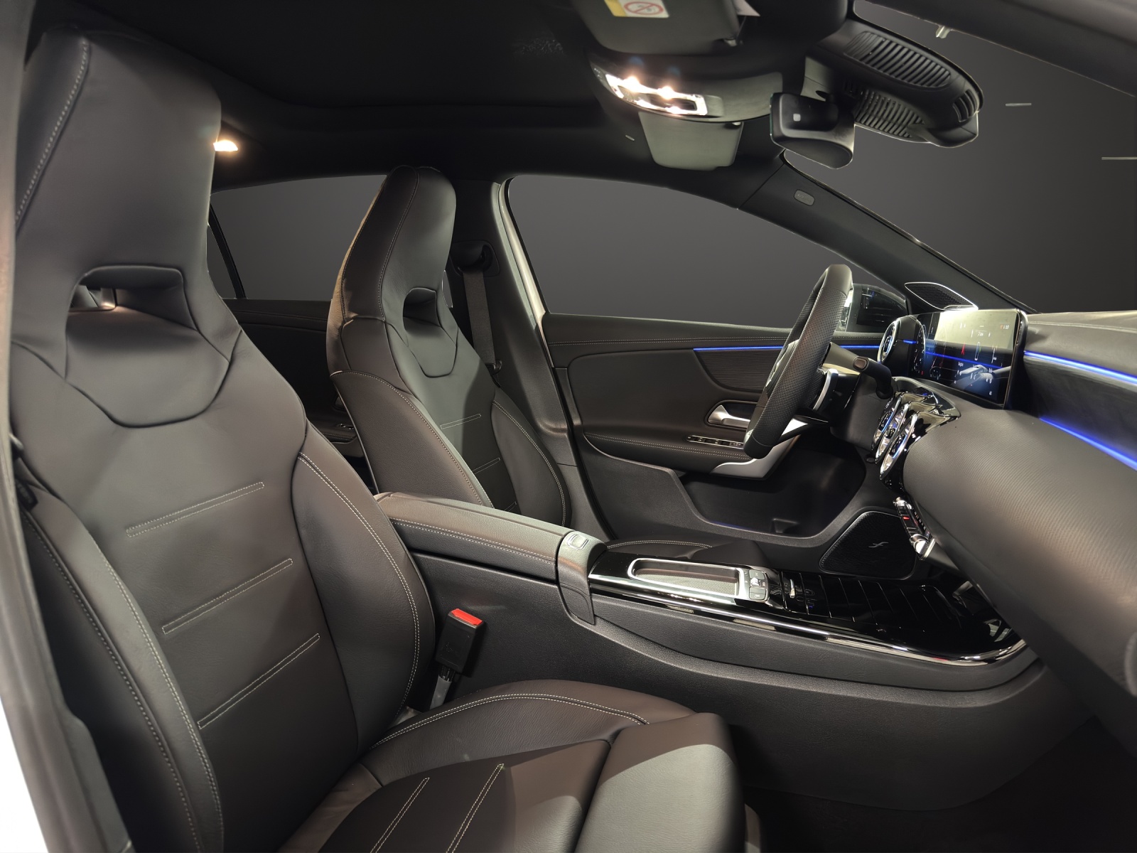 MERCEDES-BENZ A 250 4Matic 8G-DCT - 14