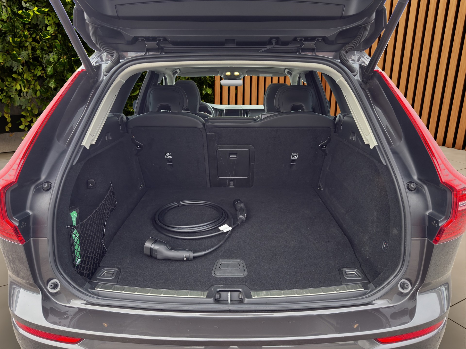 VOLVO XC60 2.0 T8 TE XCENTRIC eAWD - 18