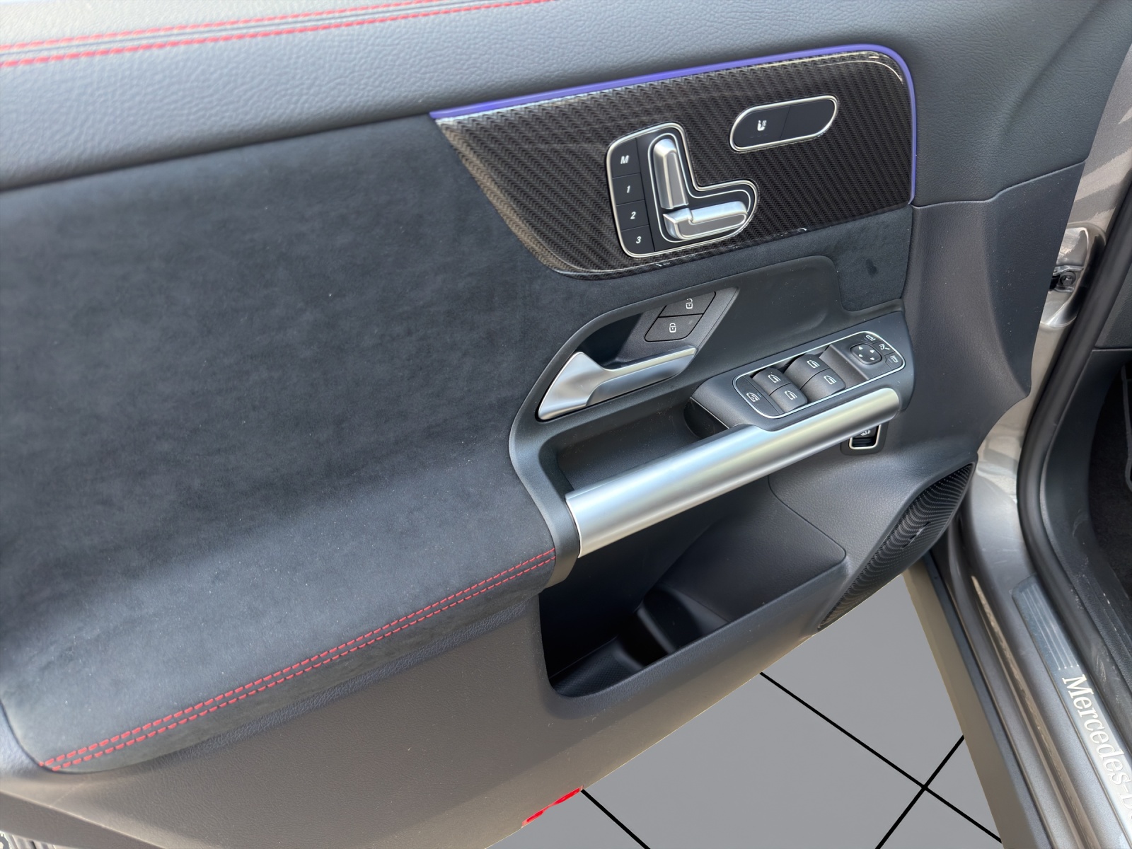 MERCEDES-BENZ GLA 220d 4Matic 8G-DCTSwiss Star - 12