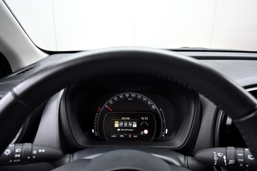 TOYOTA Aygo X 1.0 VVT-i Comfort CVT - 11