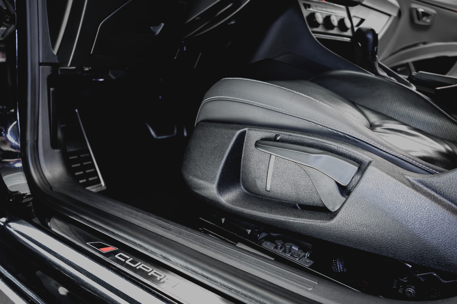 SEAT Leon 2.0 TSI Cupra 280 DSG - 11