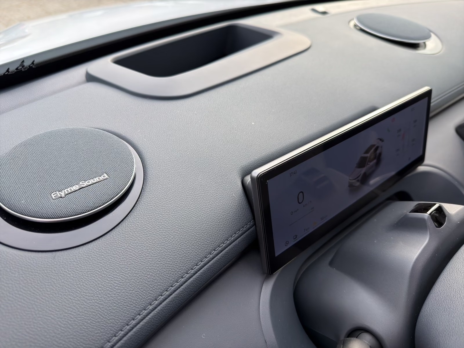 GEELY Starray EM-i Max+ PHEV - 15