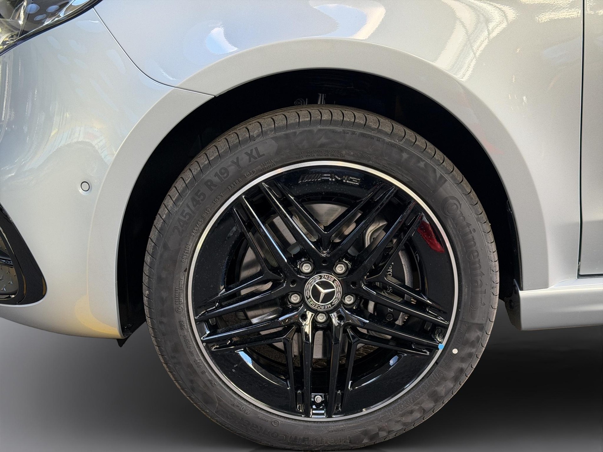 MERCEDES-BENZ V 300 d Swiss Ed. lang 4matic Van - 20