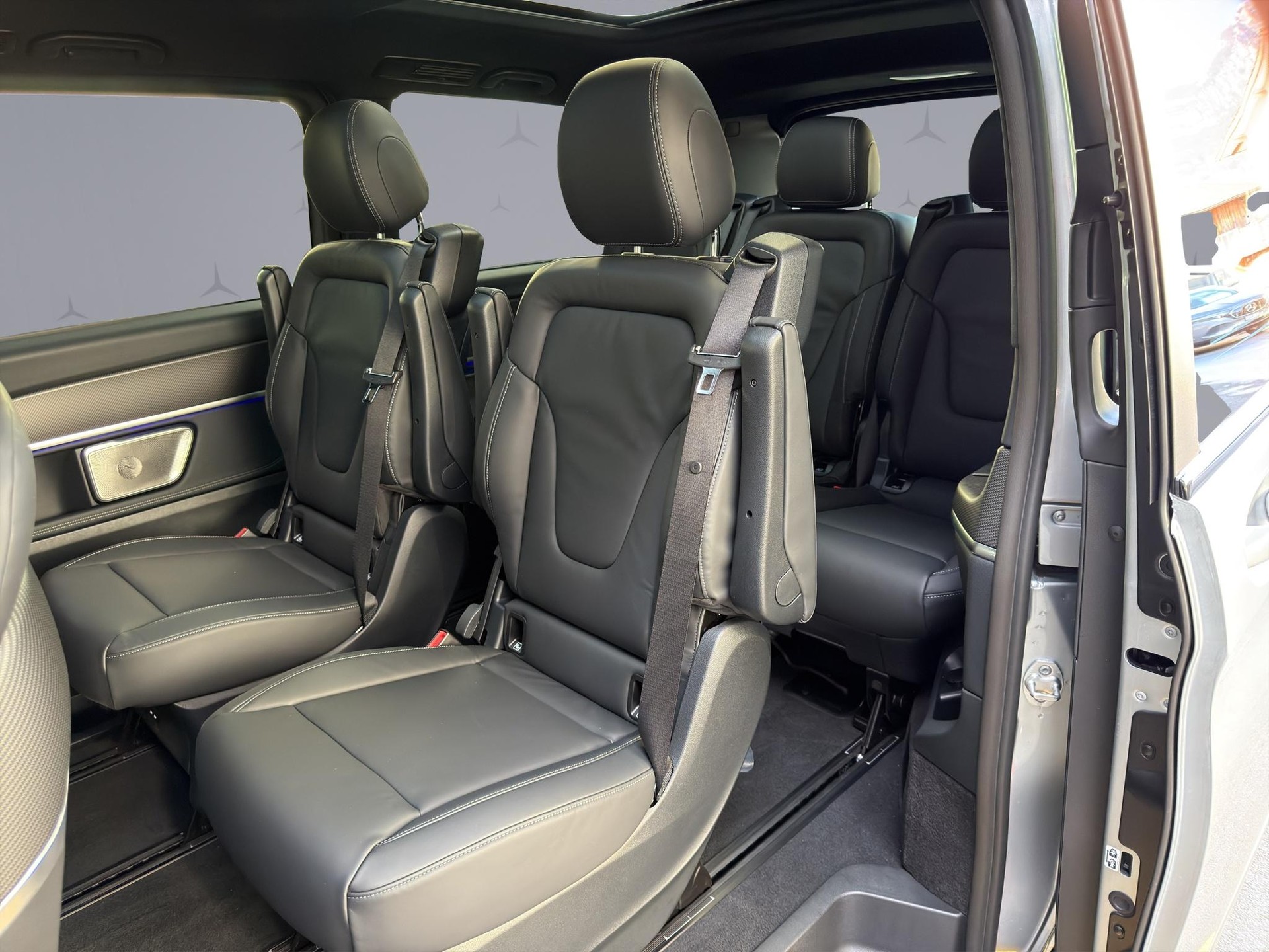 MERCEDES-BENZ V 300 d Swiss Ed. lang 4matic Van - 10