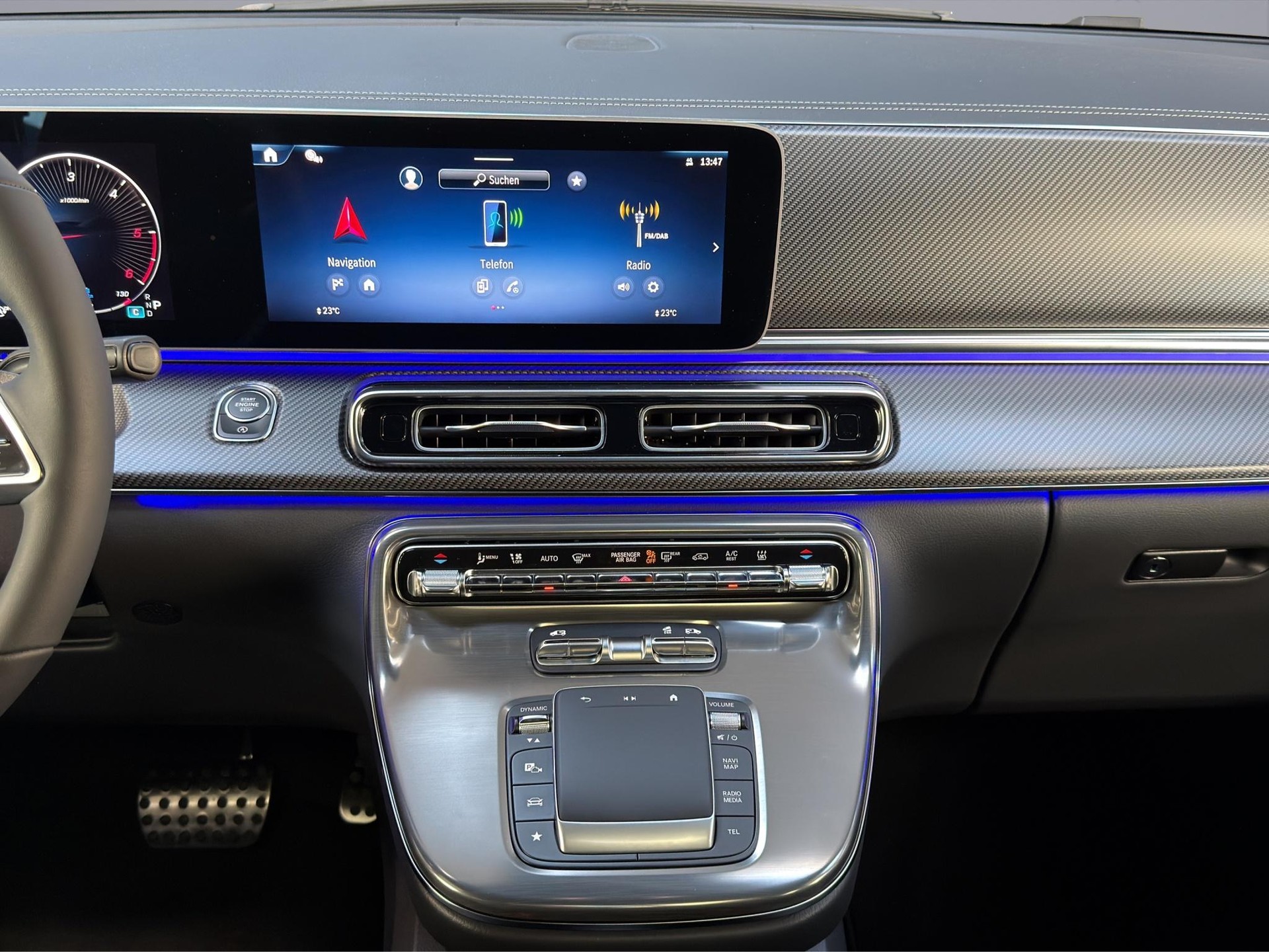 MERCEDES-BENZ V 300 d Swiss Ed. lang 4matic Van - 13