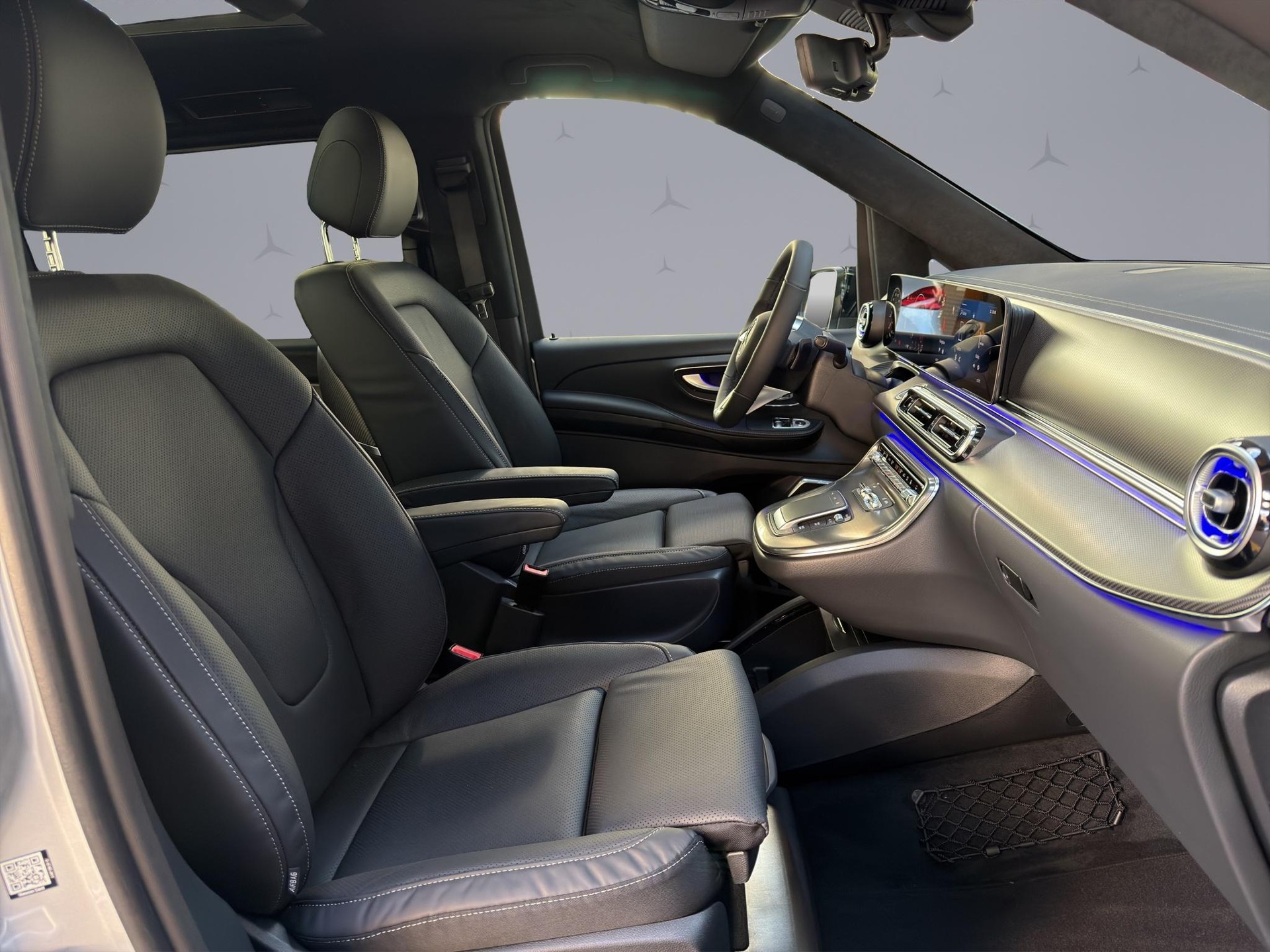 MERCEDES-BENZ V 300 d Swiss Ed. lang 4matic Van - 15