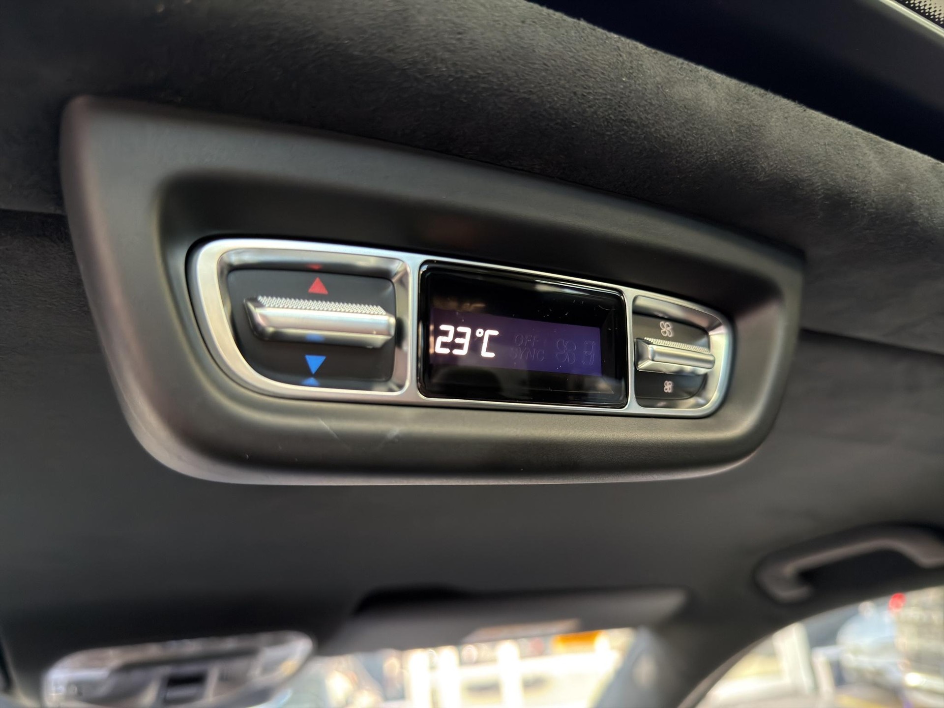 MERCEDES-BENZ V 300 d Swiss Ed. lang 4matic Van - 18