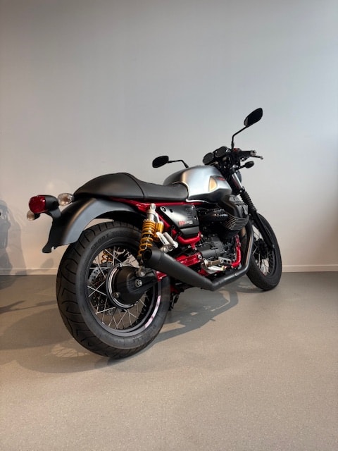 MOTO GUZZI V7 III Racer 750 ABS - 3