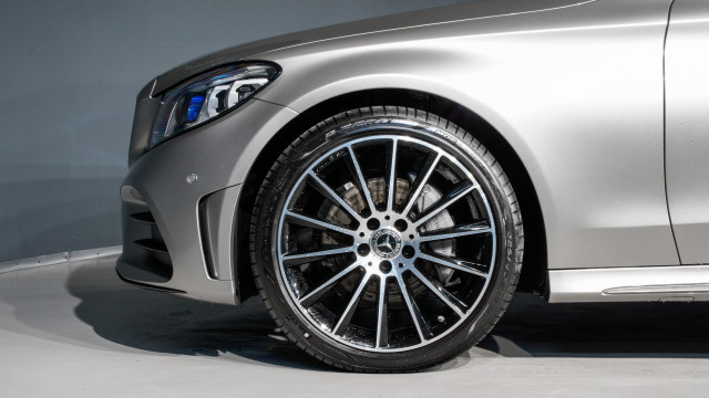 MERCEDES-BENZ C 200 AMG Line 4Matic - 5