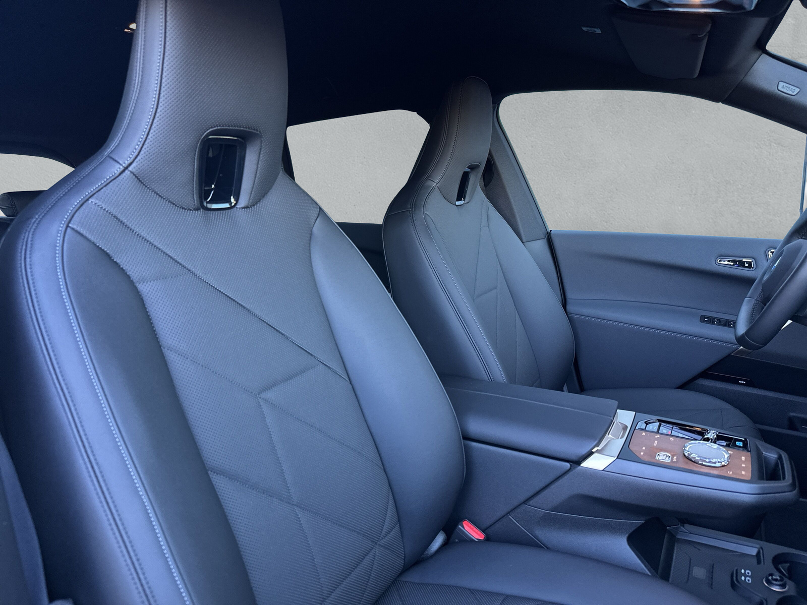 BMW iX xDrive60 M Sport Pro**Action de leasing à 0.0%** - 13