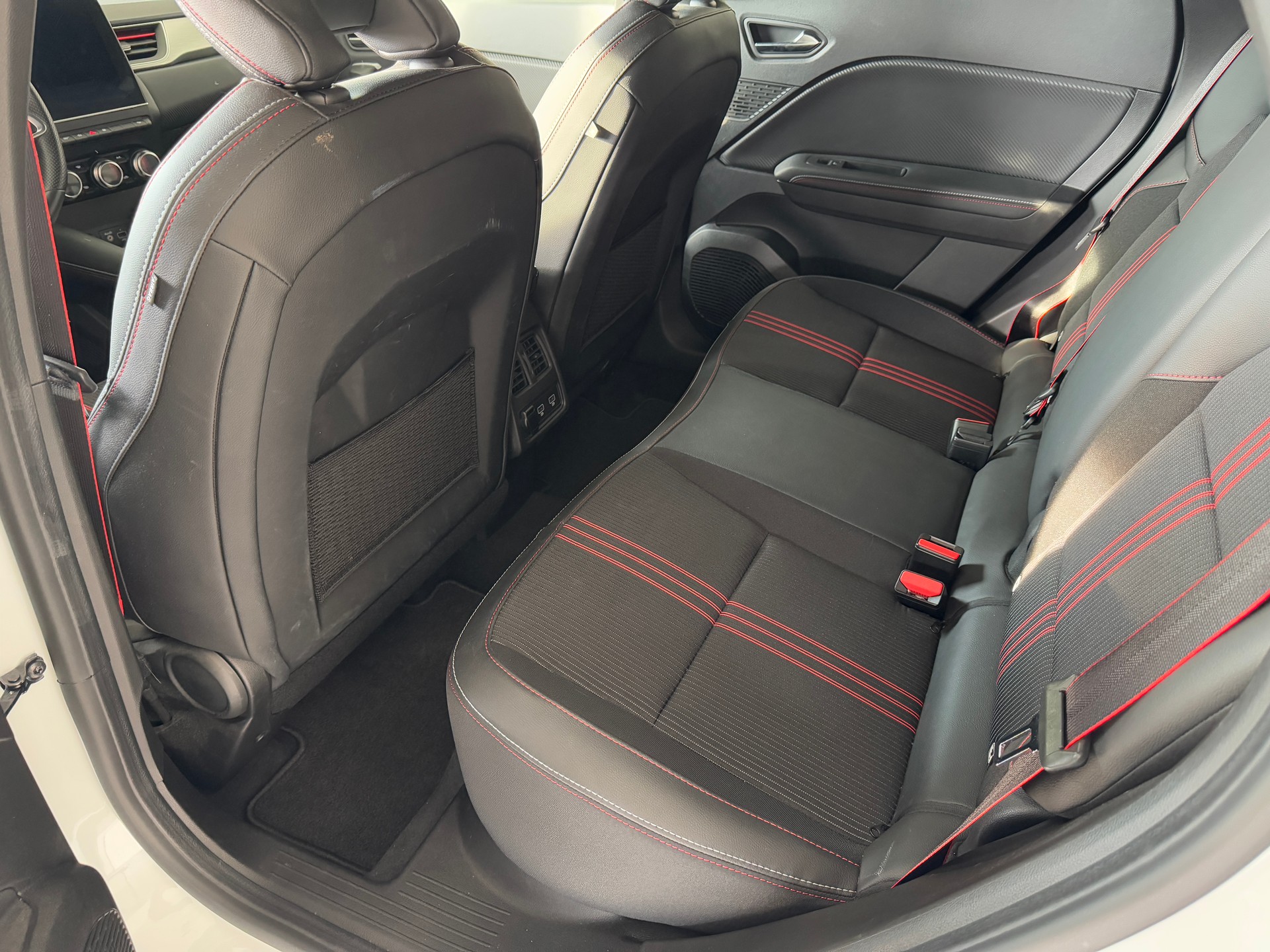 RENAULT Captur 1.3 TCe EDC R.S.Line - 6