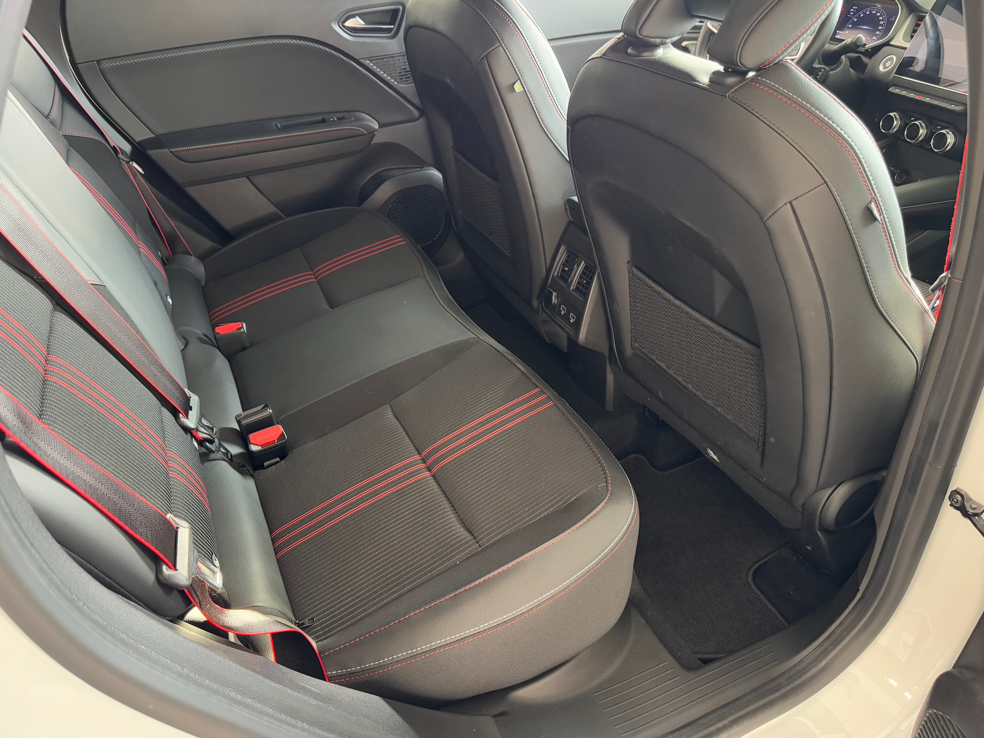 RENAULT Captur 1.3 TCe EDC R.S.Line - 7