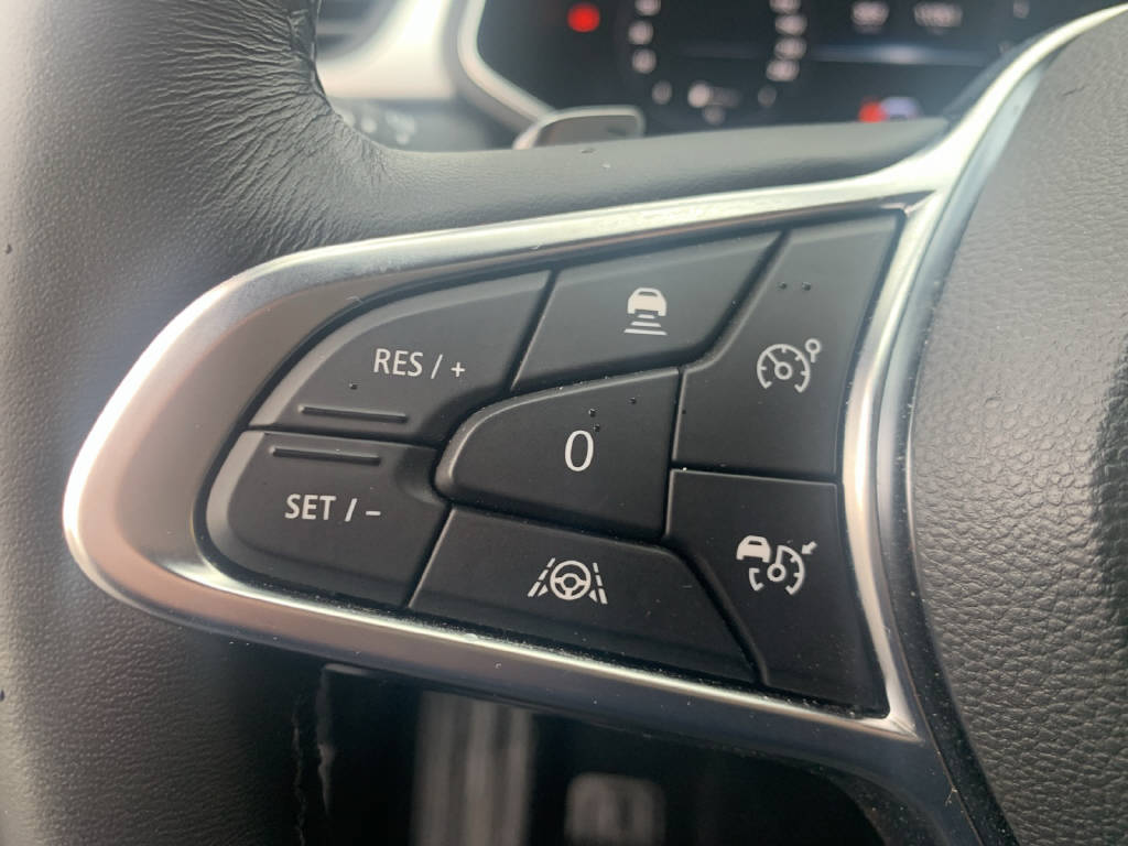 RENAULT Captur 1.3 TCe 140 techno EDC - 13