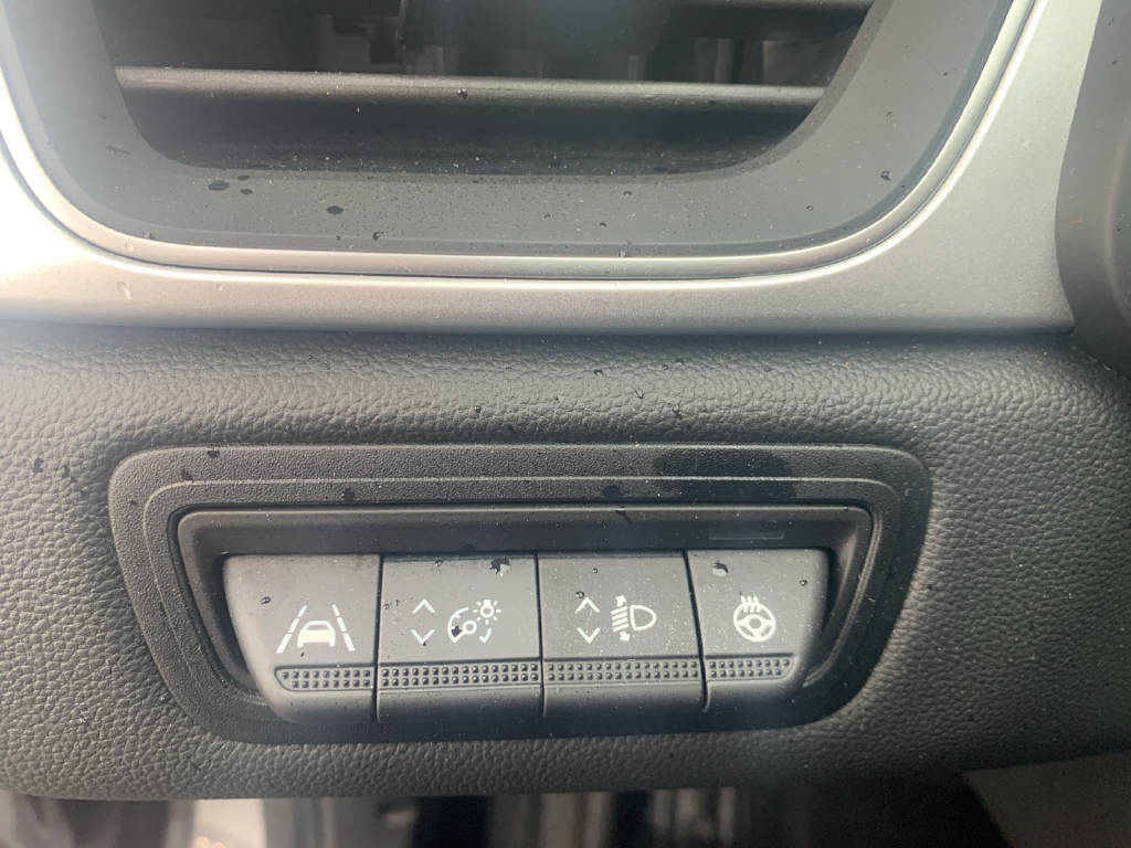 RENAULT Captur 1.3 TCe 140 techno EDC - 11