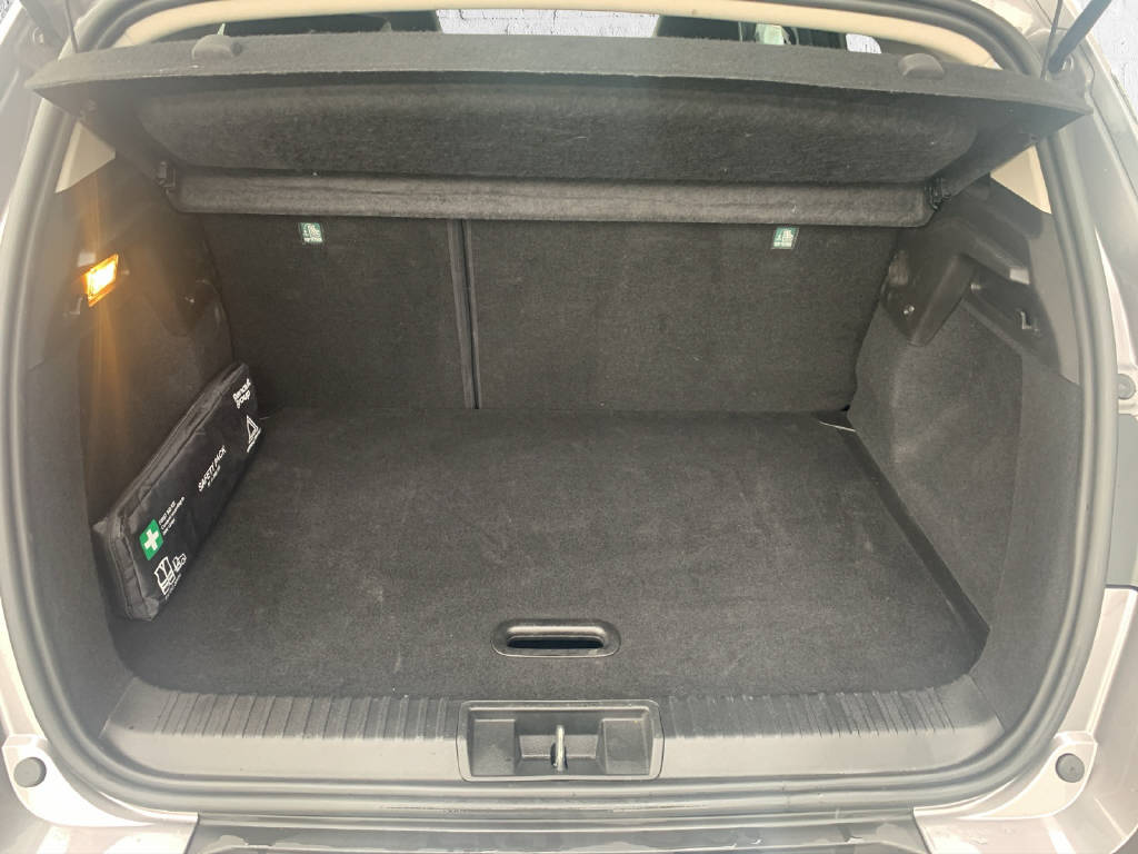 RENAULT Captur 1.3 TCe 140 techno EDC - 15