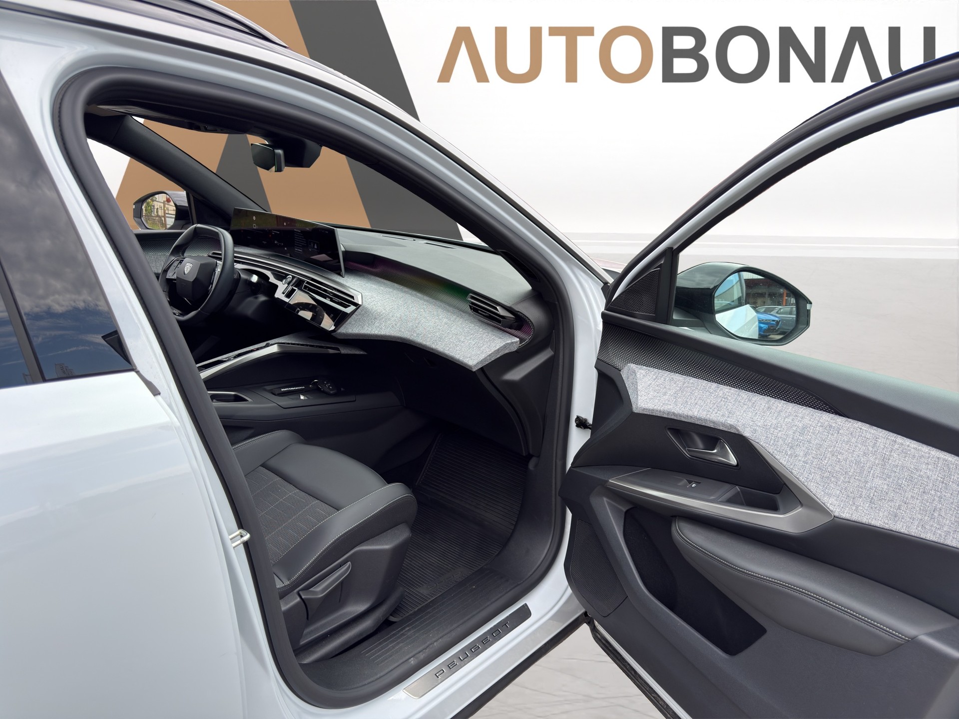 PEUGEOT 5008 1.2 Hybrid e-DCS6 GT 7 Plätzer - 14
