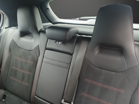 MERCEDES-BENZ A 250 AMG Line - 10