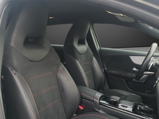 MERCEDES-BENZ A 250 AMG Line - 8