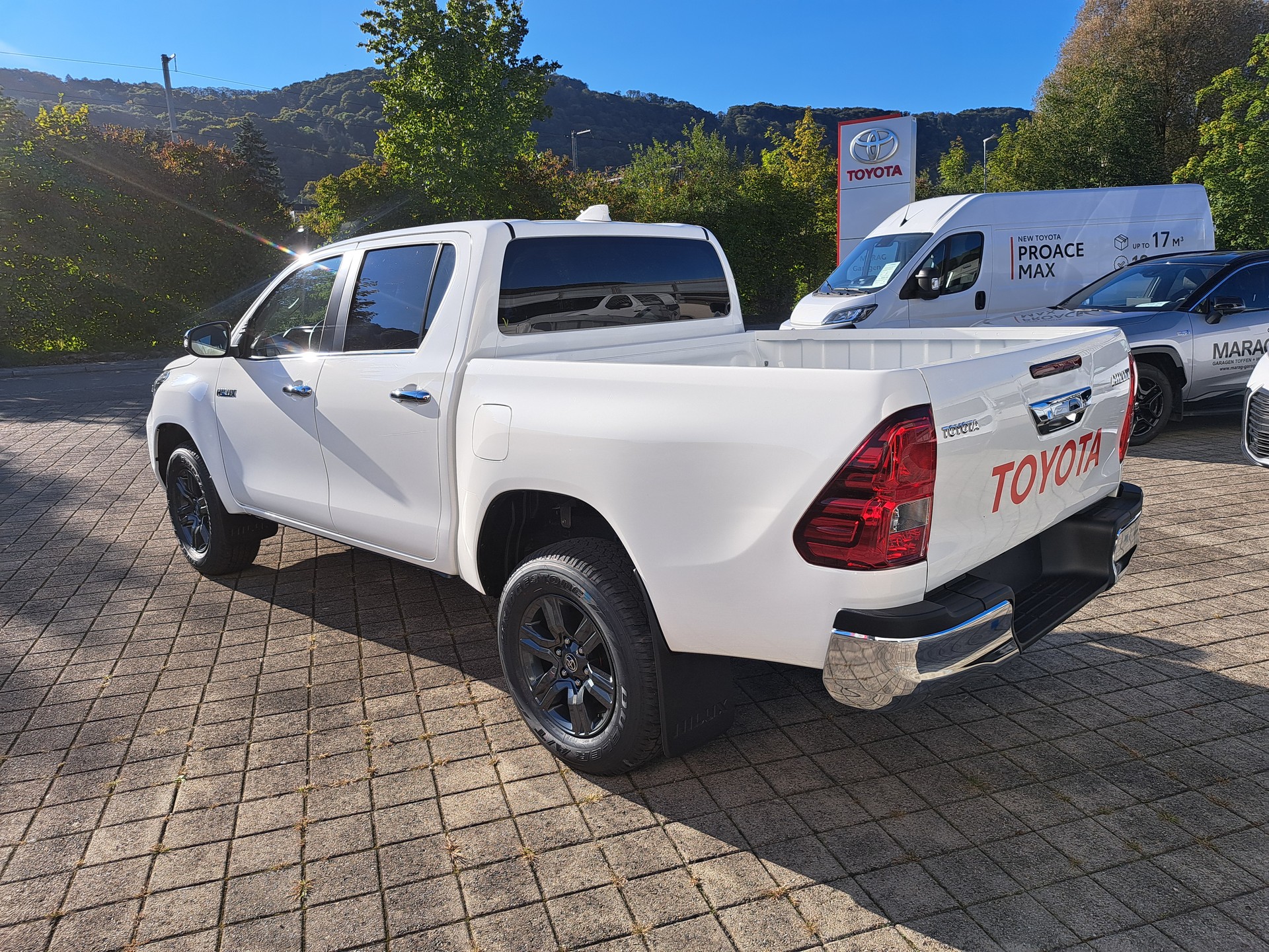 TOYOTA Hilux 2.8d MHEV Style Double Cab 4x4 - 9
