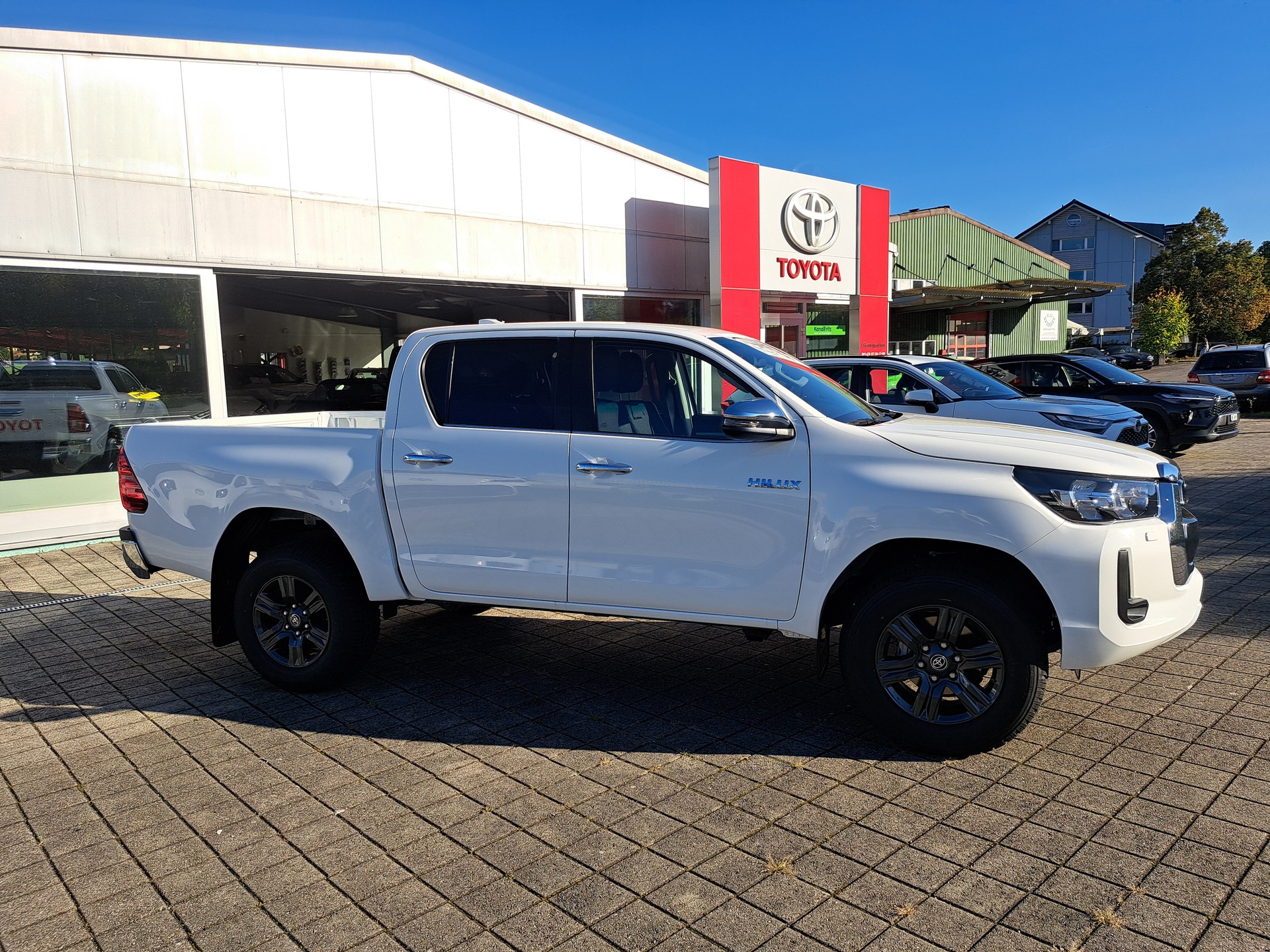 TOYOTA Hilux 2.8d MHEV Style Double Cab 4x4 - 4