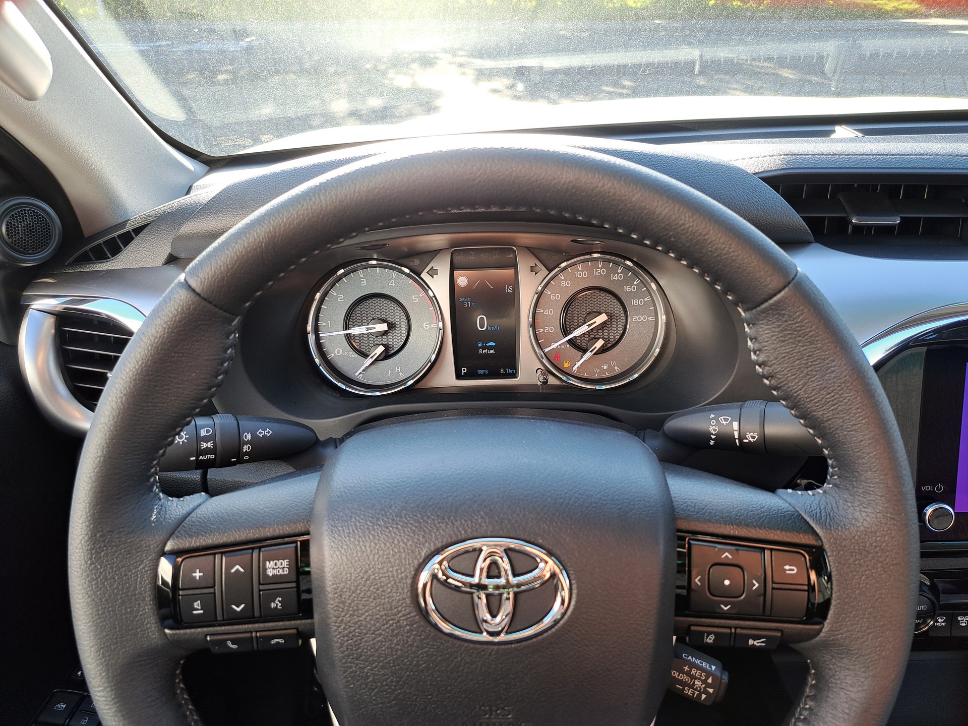 TOYOTA Hilux 2.8d MHEV Style Double Cab 4x4 - 11