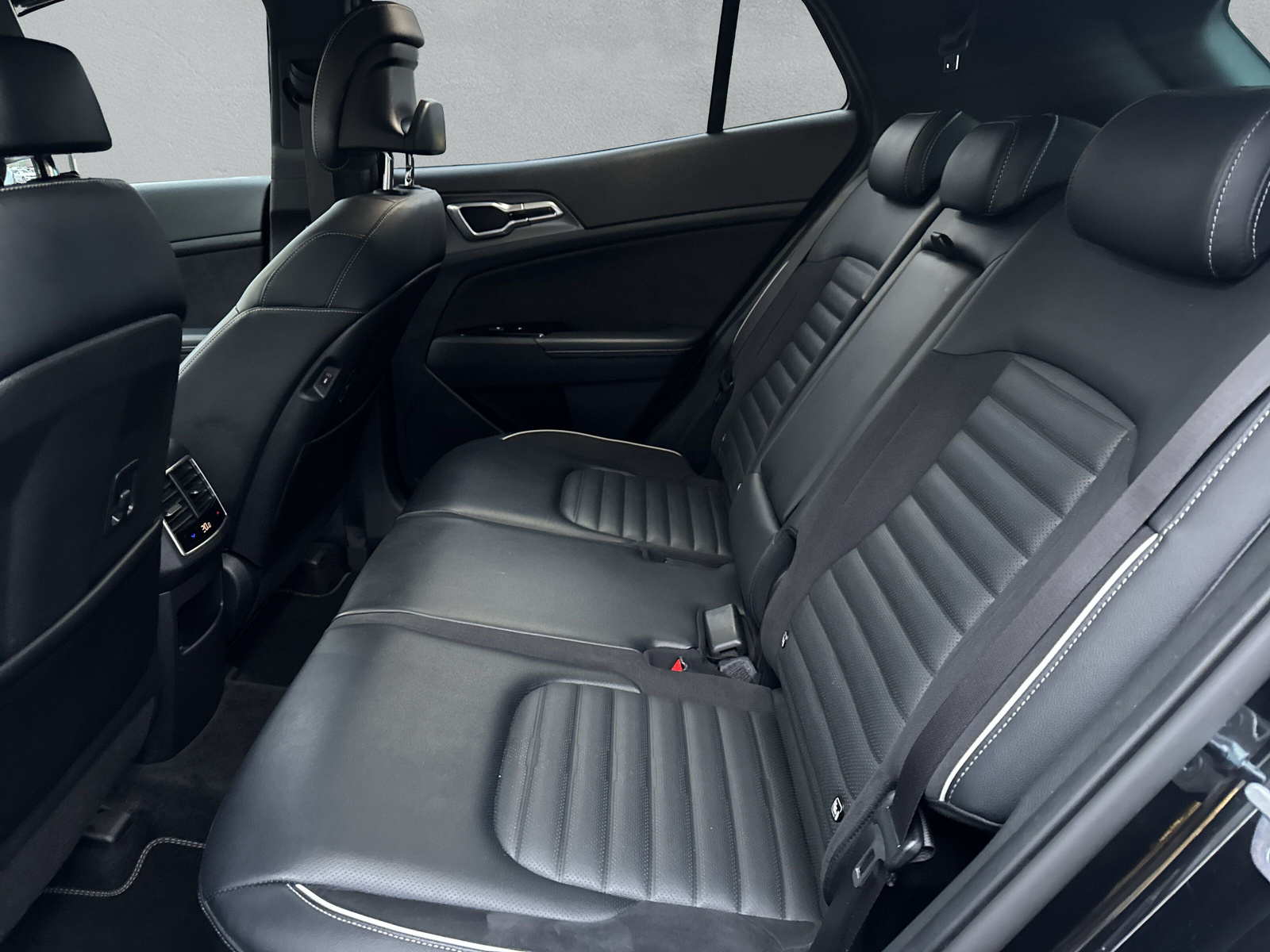 KIA Sportage 1.6T-GDi HEV Style 4x4 A - 12