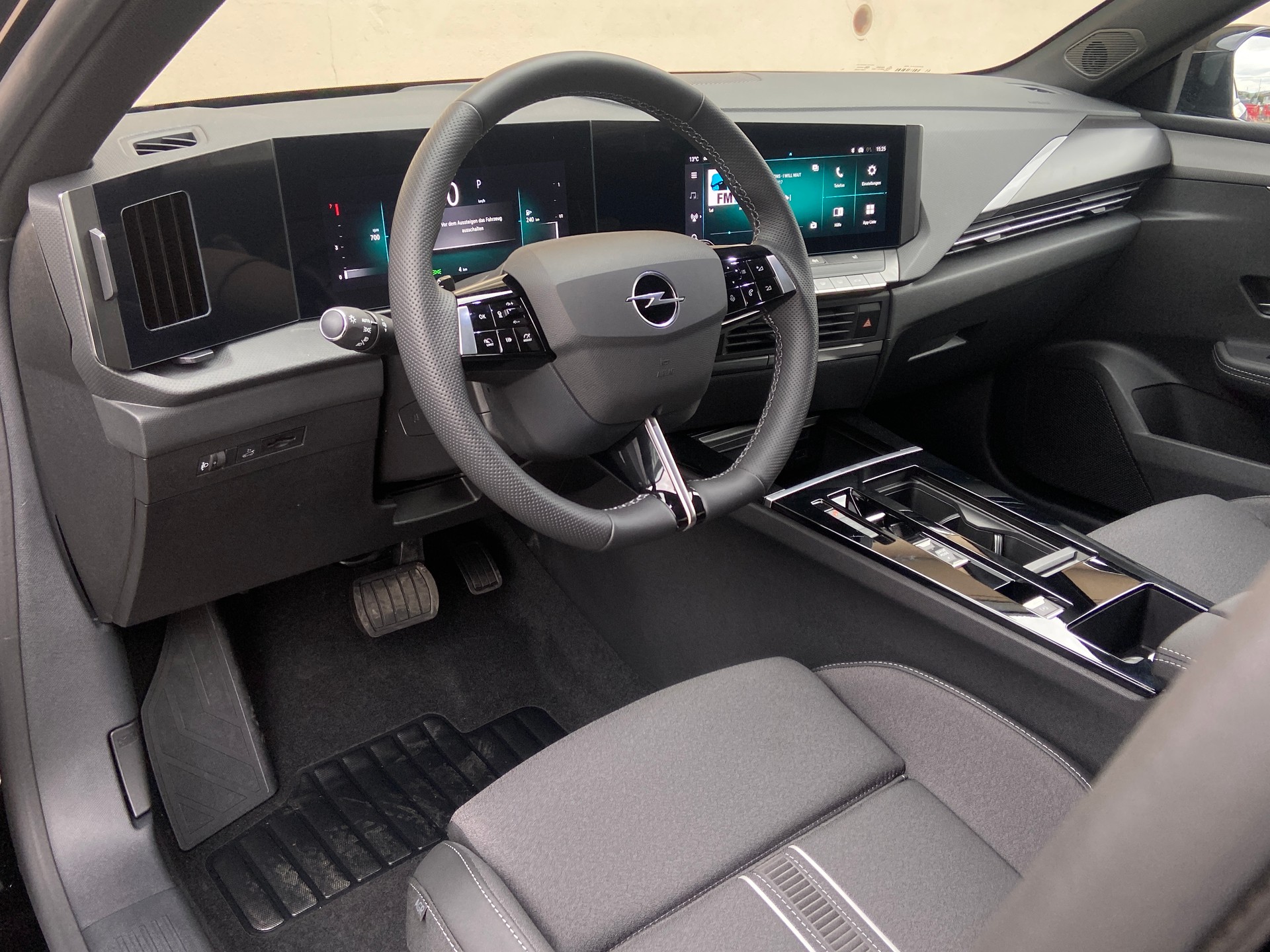 OPEL Astra Sports Tourer 1.2i Turbo GS Automat - 4