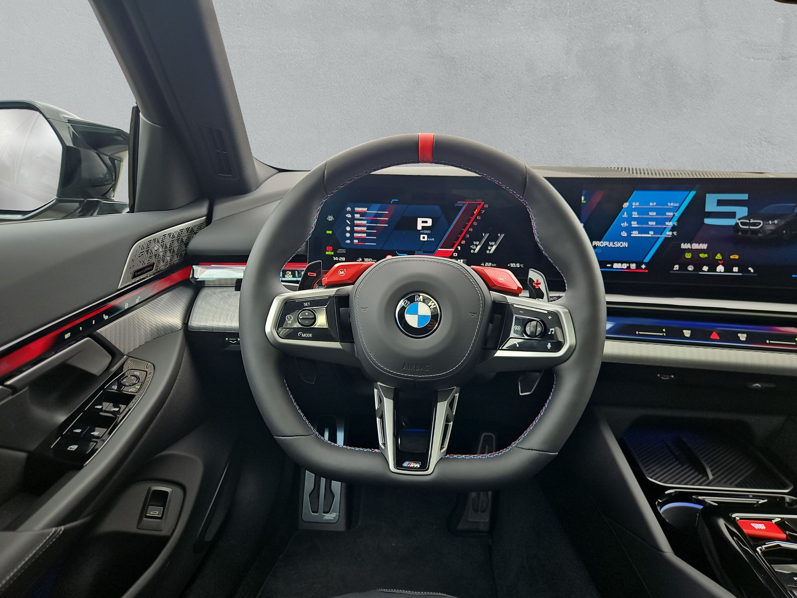 BMW M5 xDrive Touring - 16