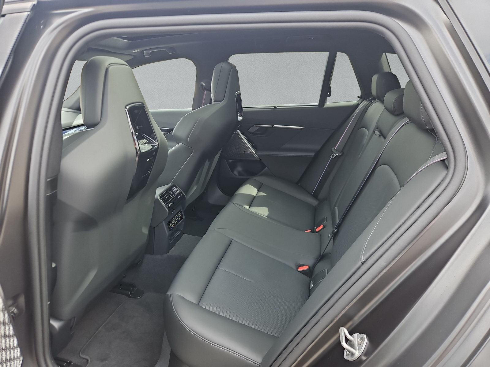 BMW M5 xDrive Touring - 12