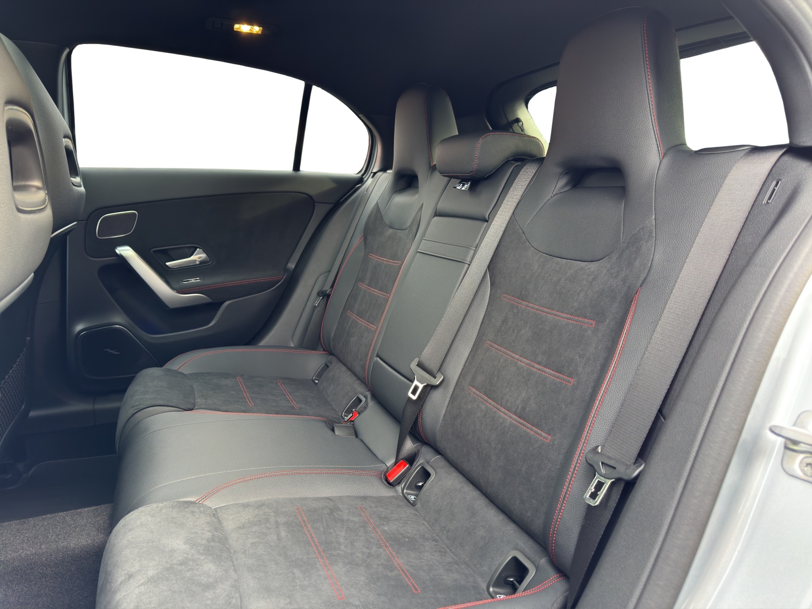 MERCEDES-BENZ A 250 4Matic 8G-DCT - 18