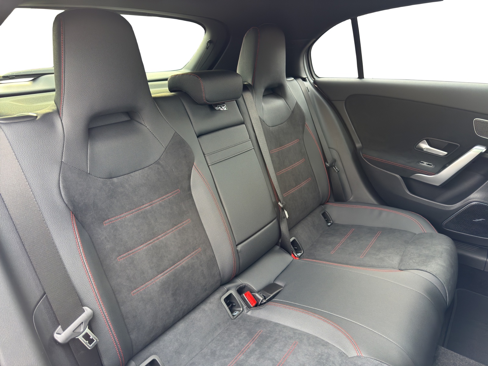 MERCEDES-BENZ A 250 4Matic 8G-DCT - 19