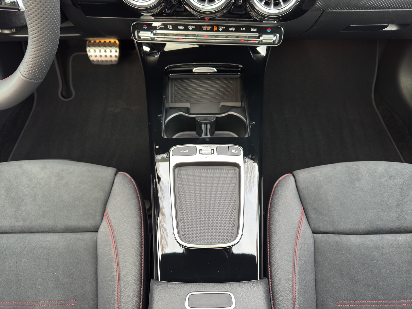 MERCEDES-BENZ A 250 4Matic 8G-DCT - 14