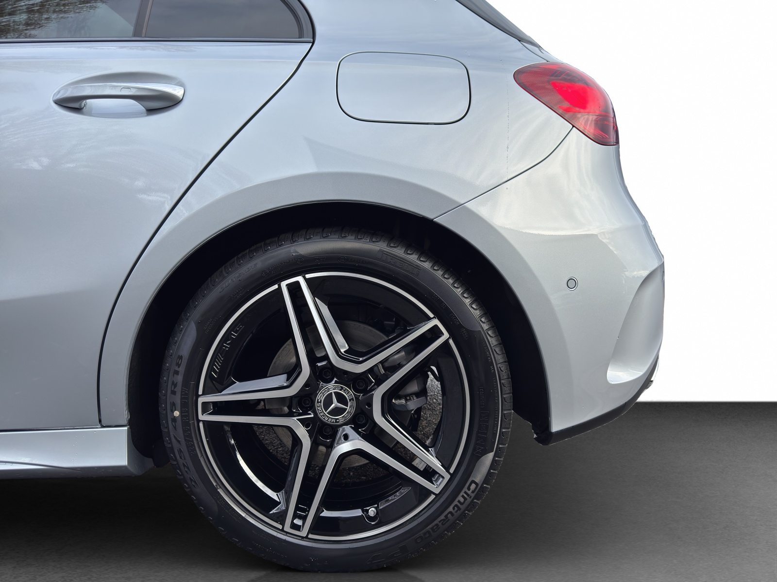 MERCEDES-BENZ A 250 4Matic 8G-DCT - 23