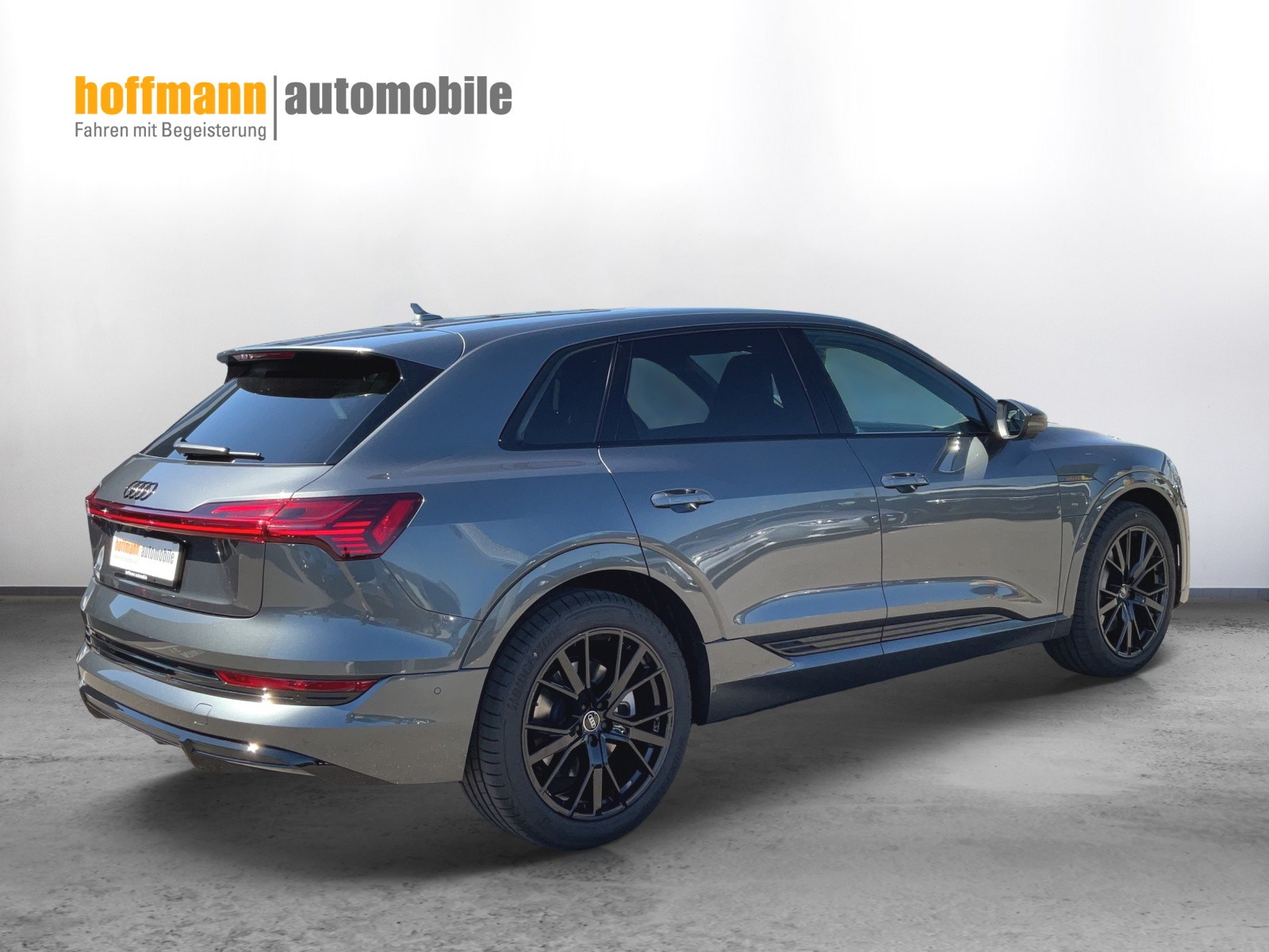 AUDI e-tron 55 S Line Black Edition quattro - 4