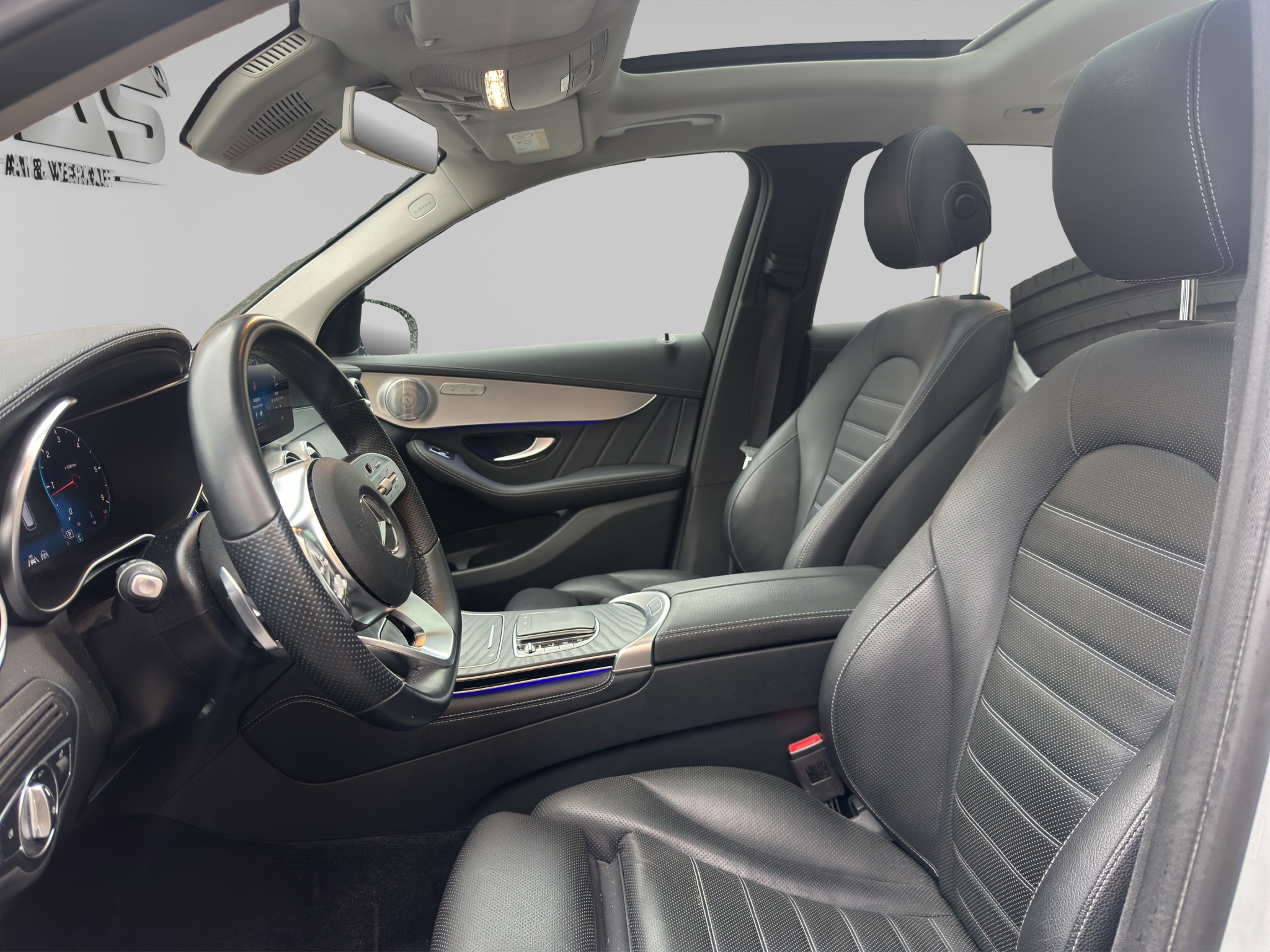 MERCEDES-BENZ GLC 220 8