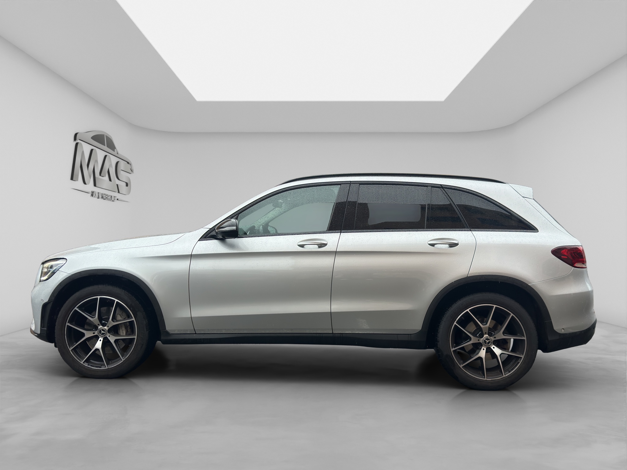 MERCEDES-BENZ GLC 220 3