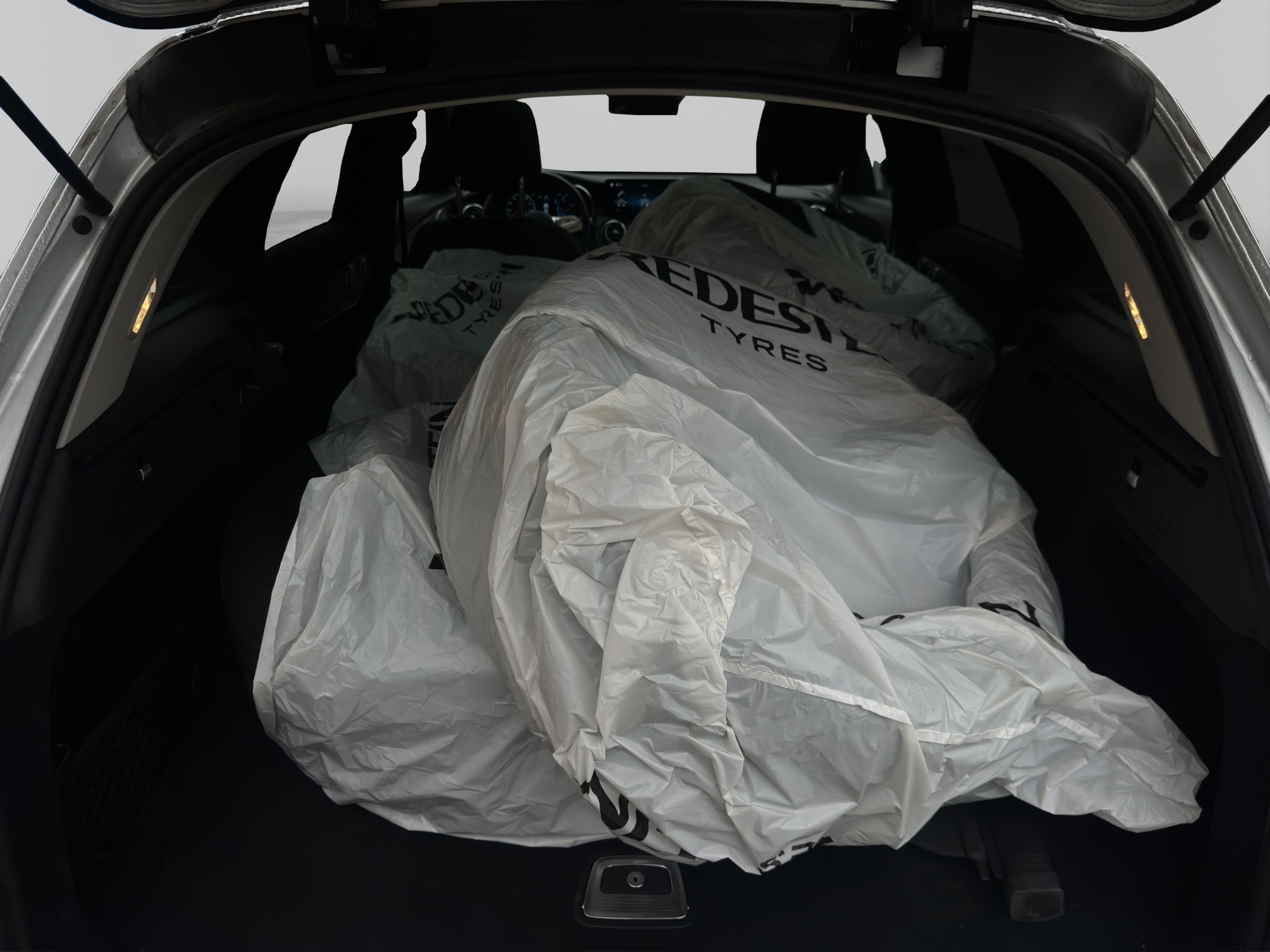 MERCEDES-BENZ GLC 220 13