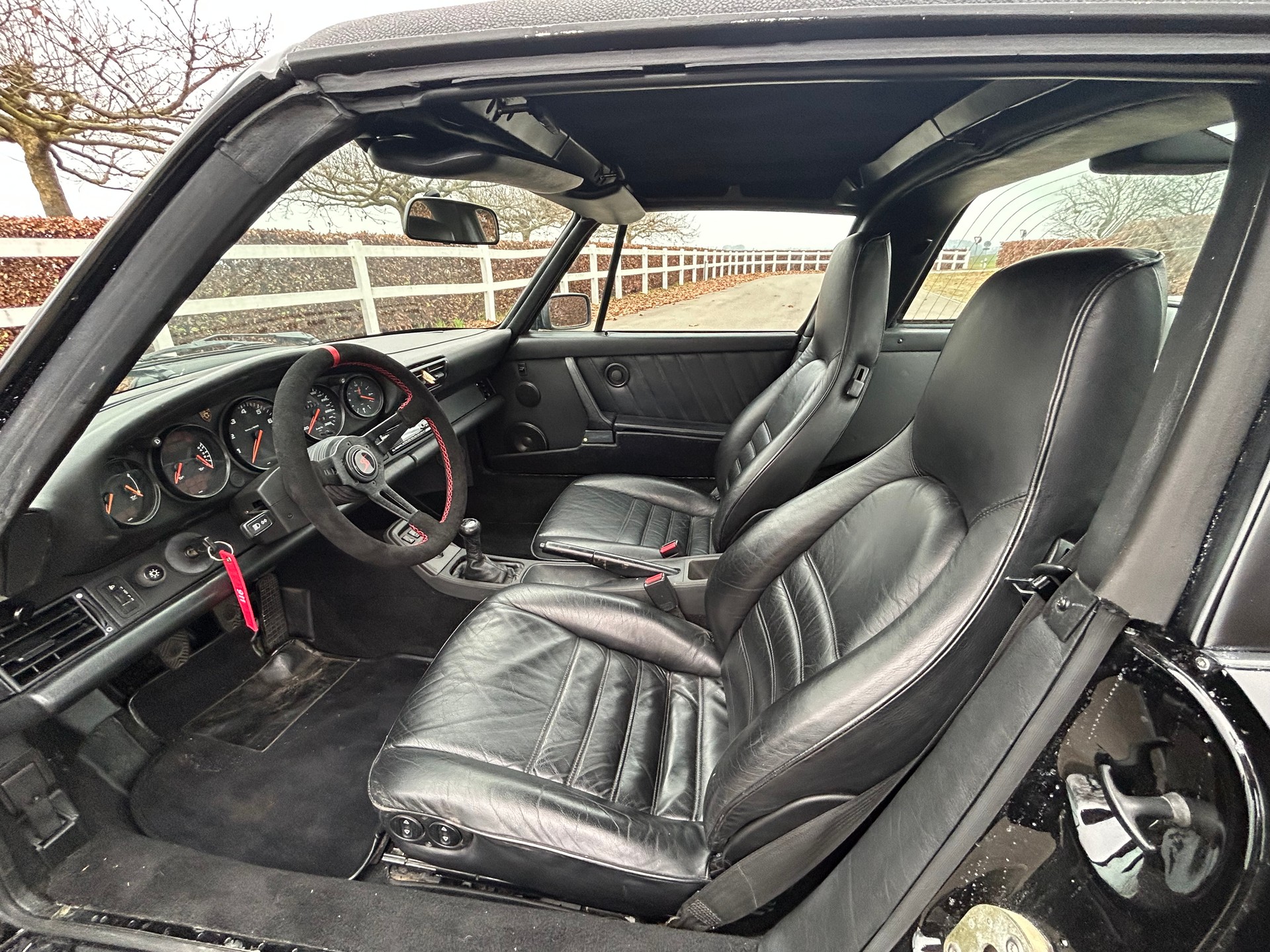 PORSCHE 911 Carrera 2 Targa - 10