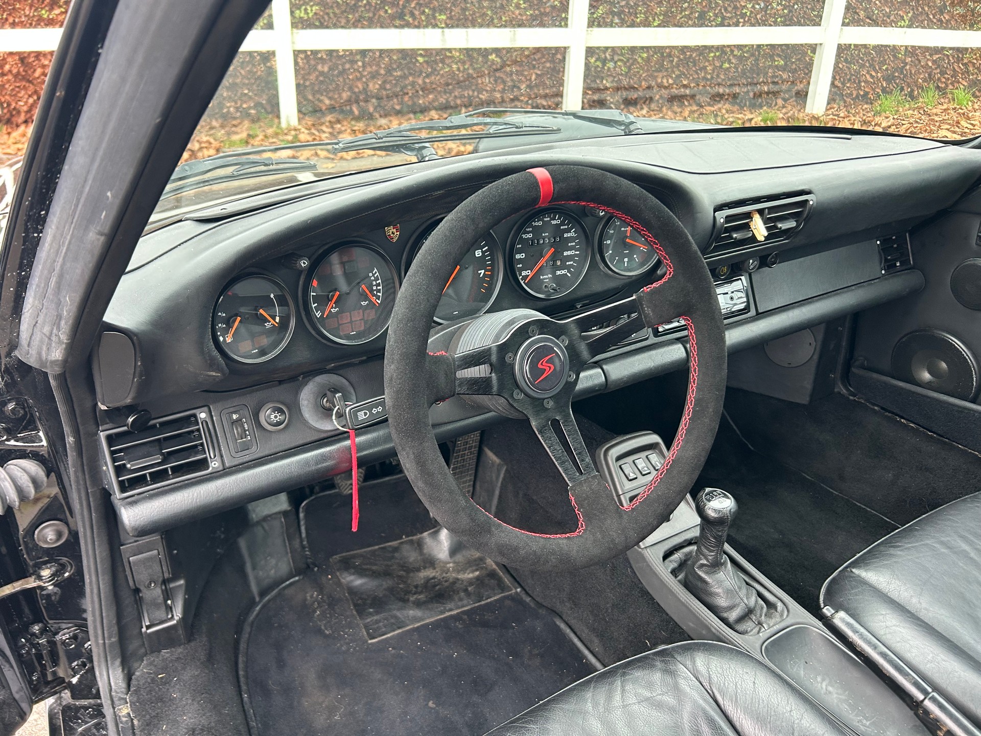 PORSCHE 911 Carrera 2 Targa - 12