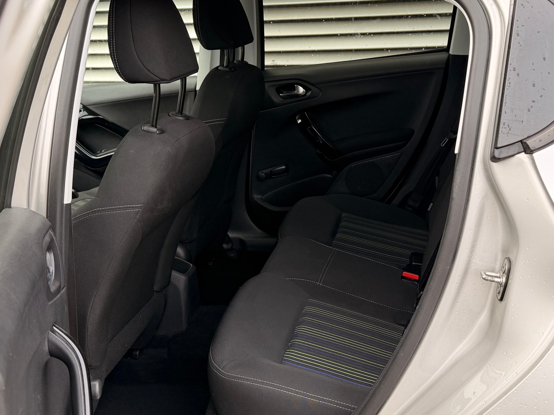 PEUGEOT 208 1.2 PureTech Urban Soul - 10