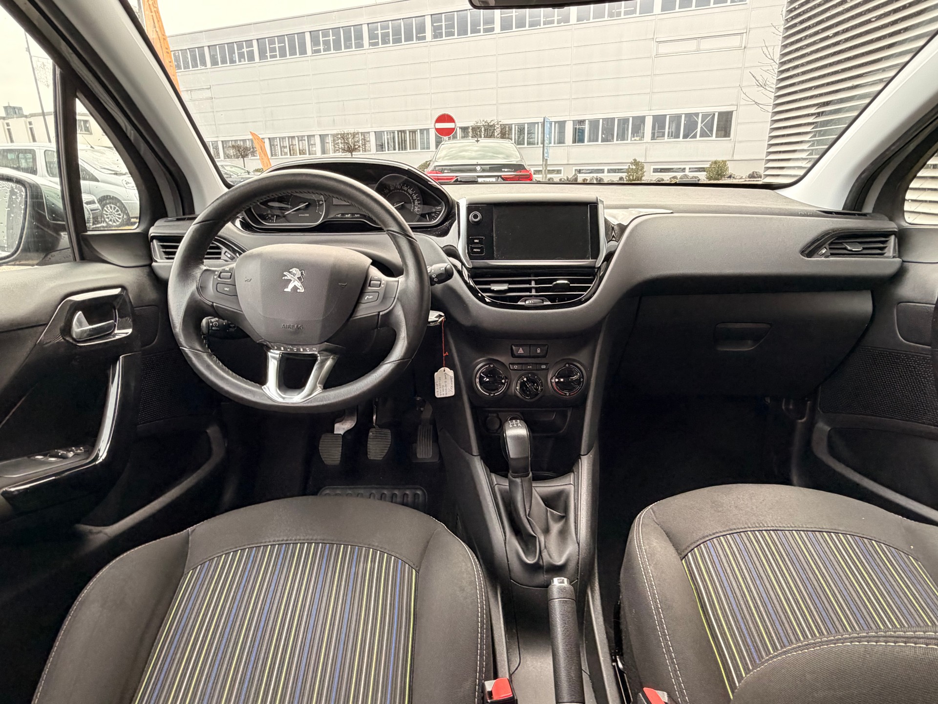 PEUGEOT 208 1.2 PureTech Urban Soul - 11